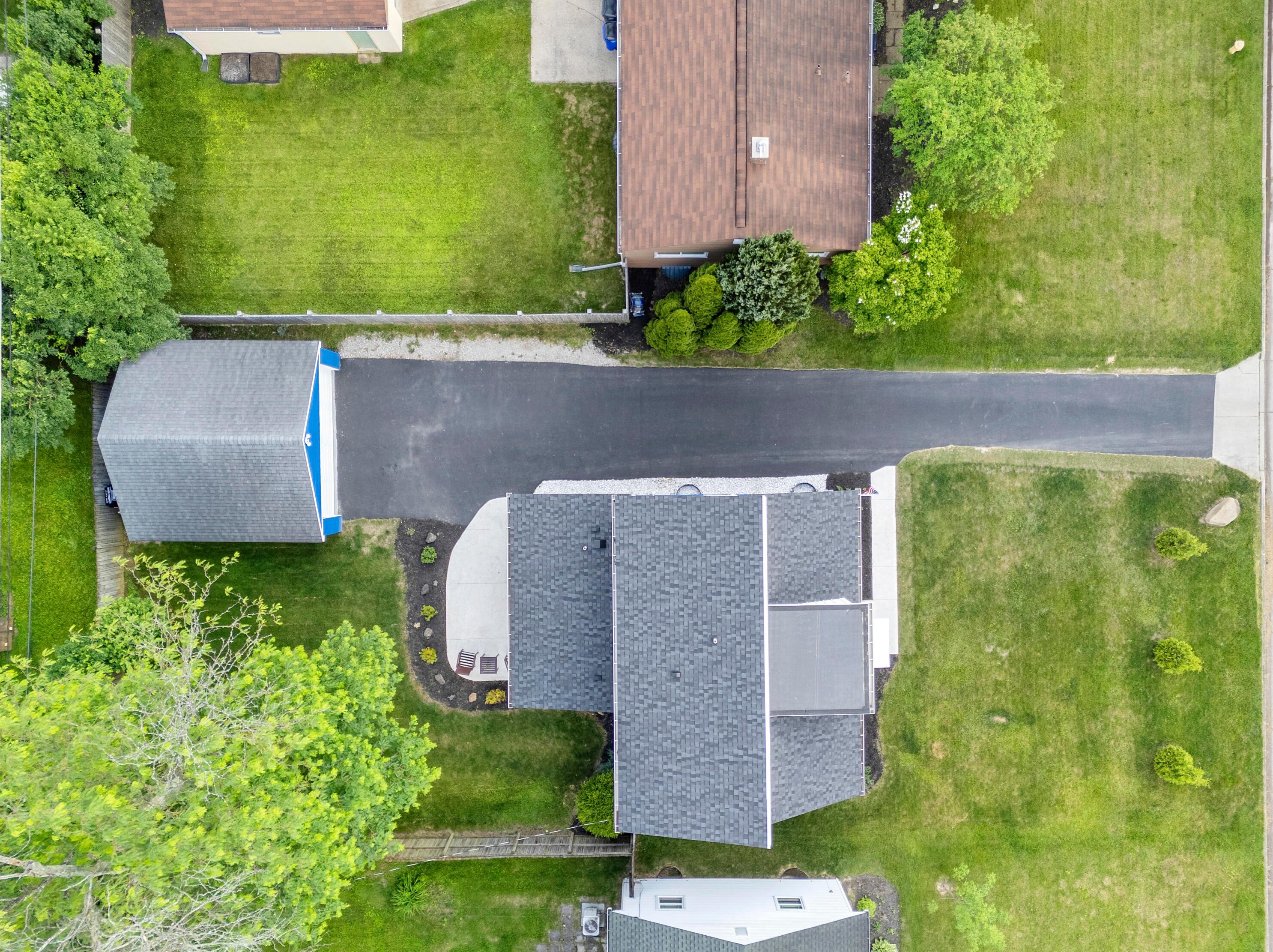 2225 Edgevale Rd, Columbus OH 43221-1162 exterior