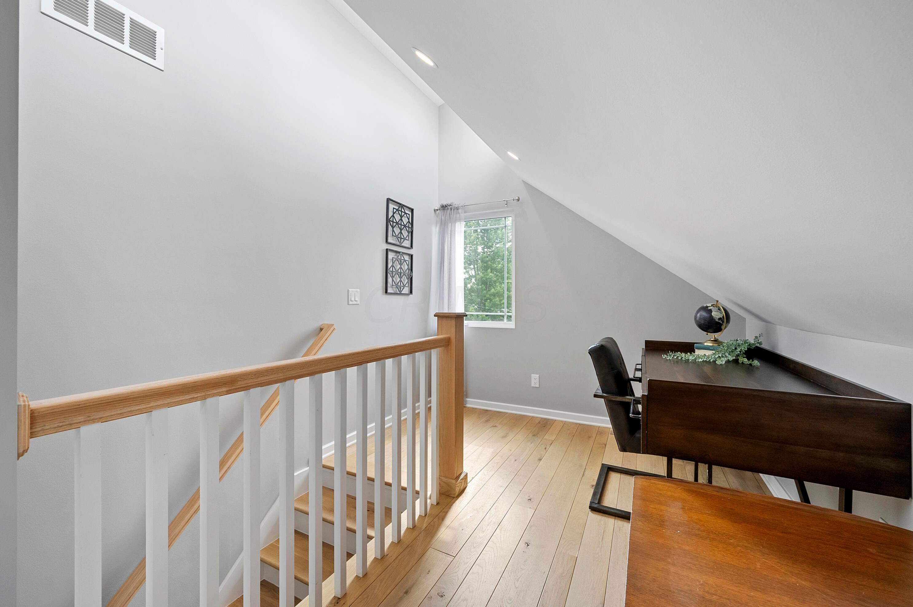 2225 Edgevale Rd, Columbus OH 43221-1162 exterior