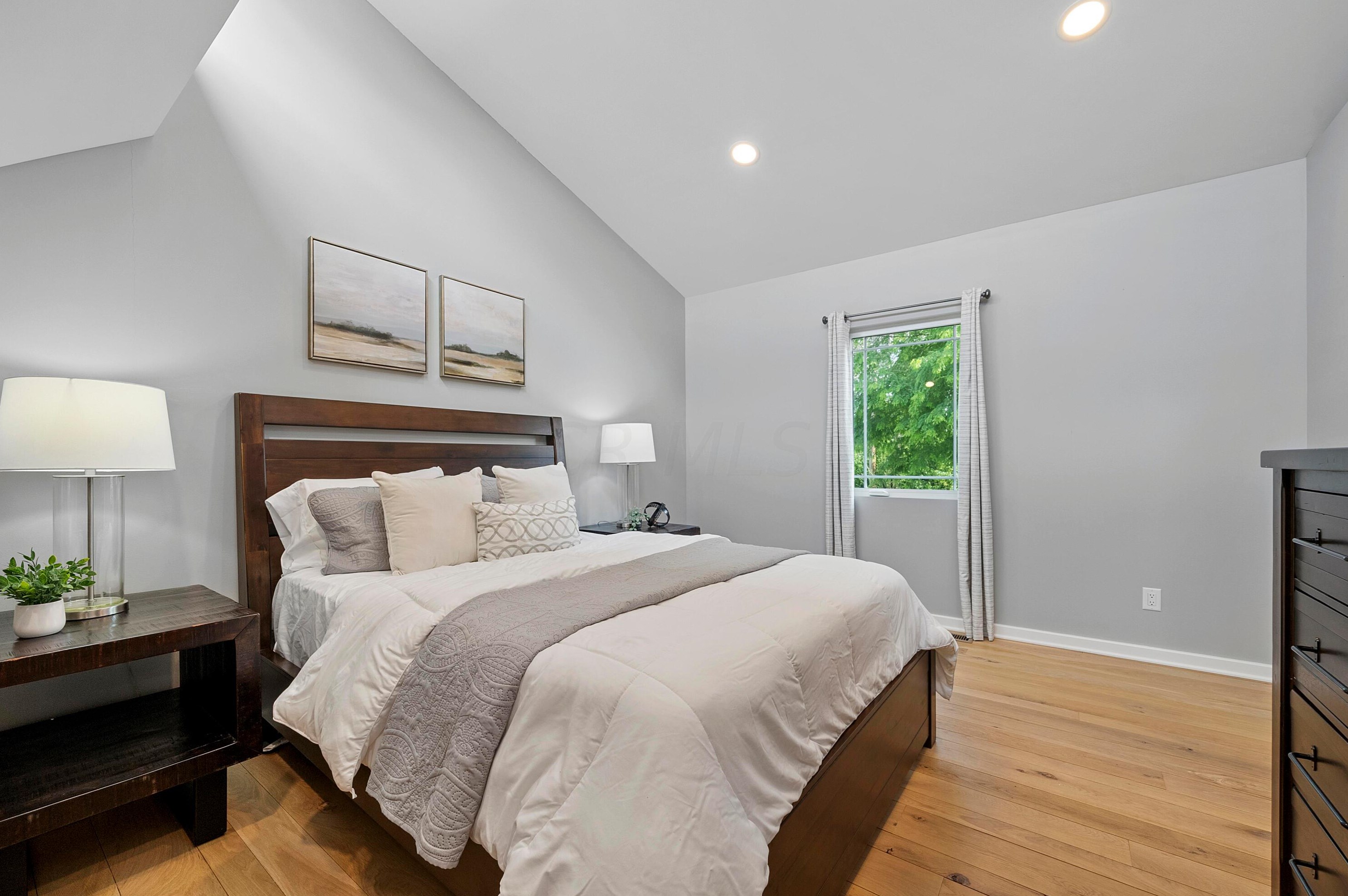 2225 Edgevale Rd, Columbus OH 43221-1162 exterior