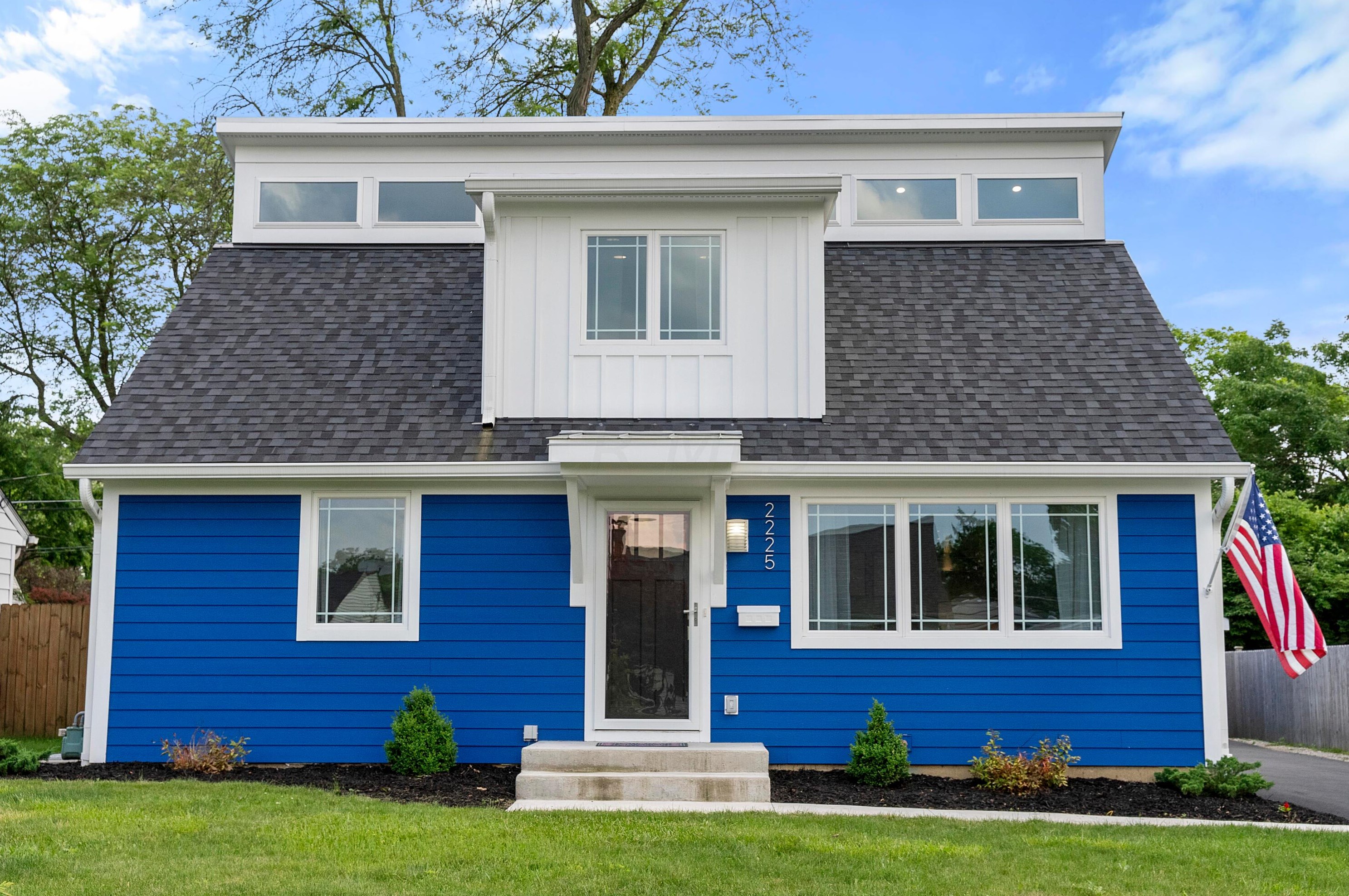 2225 Edgevale Rd, Columbus OH 43221-1162 exterior