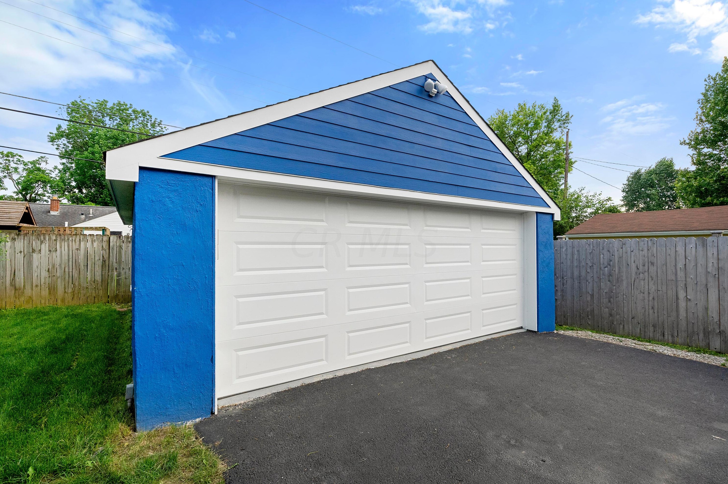 2225 Edgevale Rd, Columbus OH 43221-1162 exterior