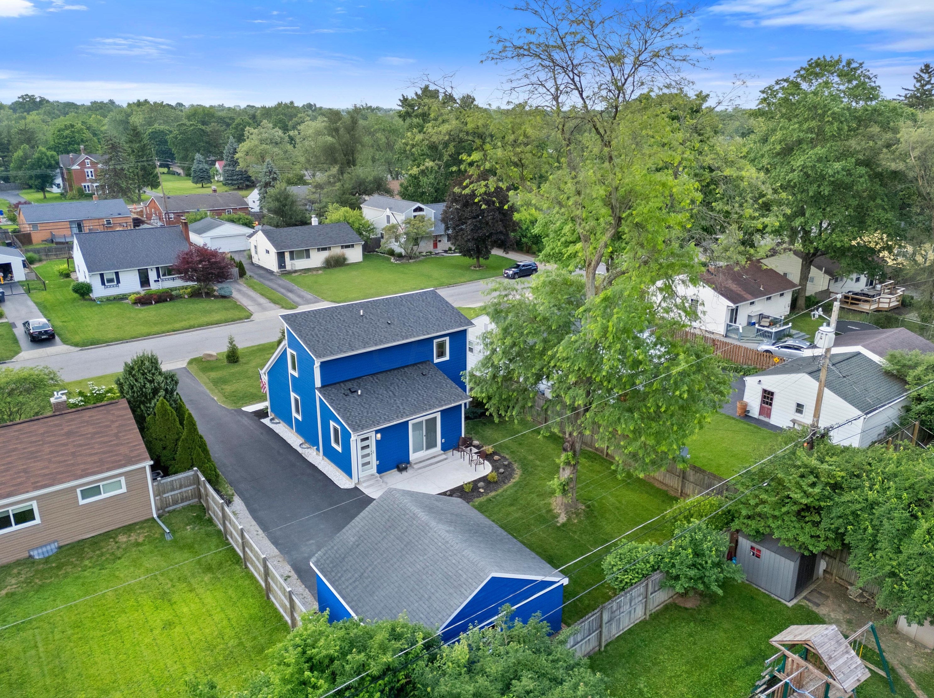 2225 Edgevale Rd, Columbus OH 43221-1162 exterior