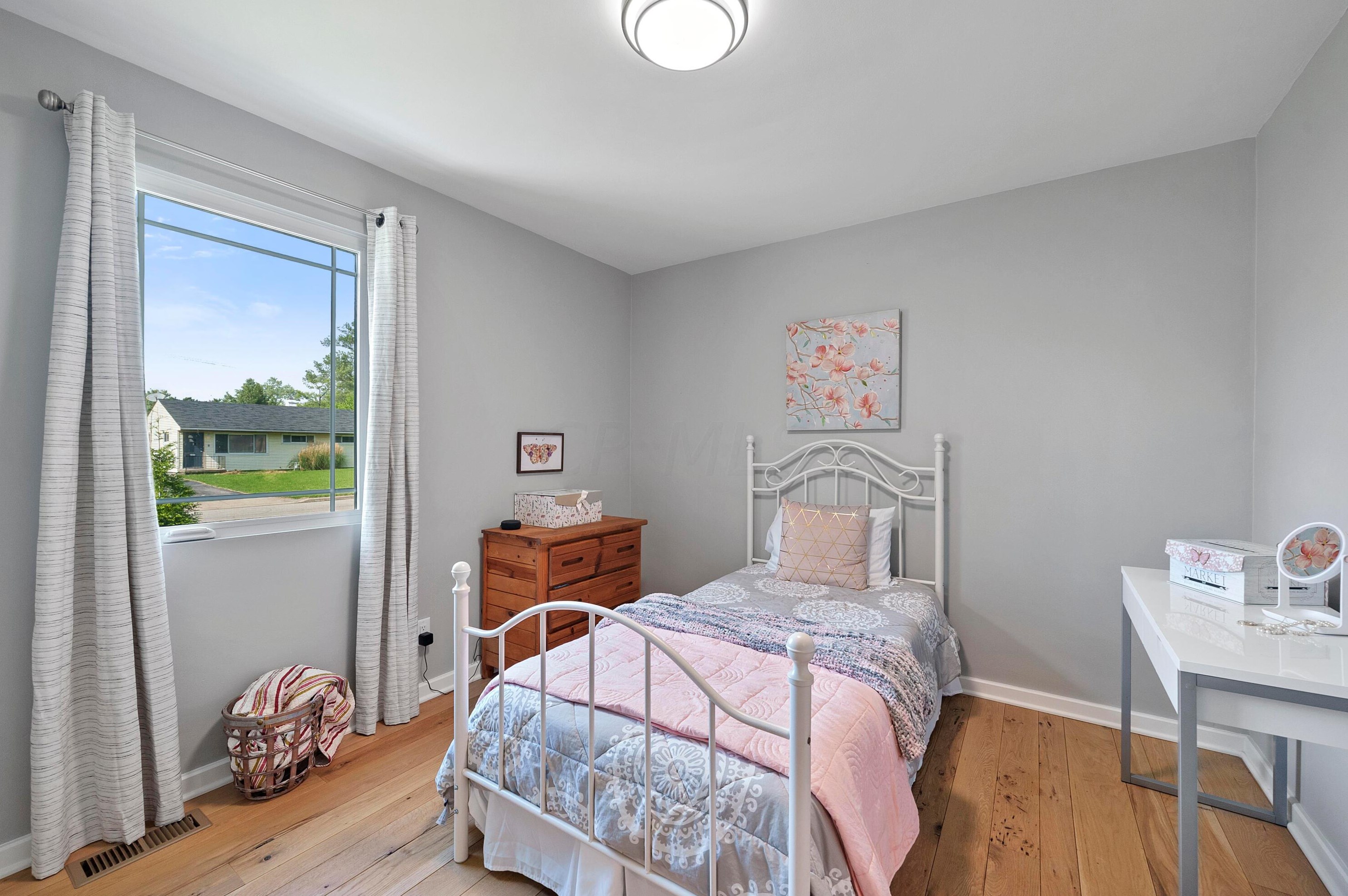 2225 Edgevale Rd, Columbus OH 43221-1162 exterior