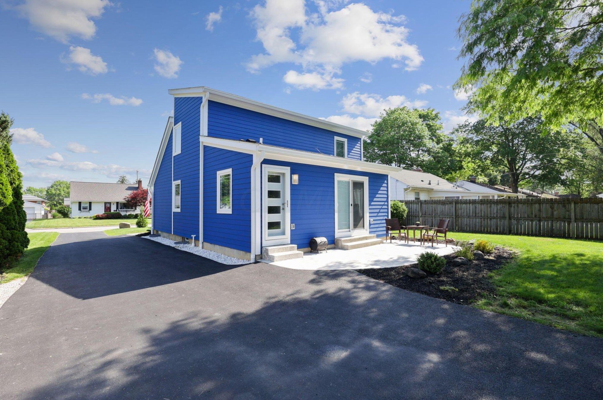 2225 Edgevale Rd, Columbus OH 43221-1162 exterior