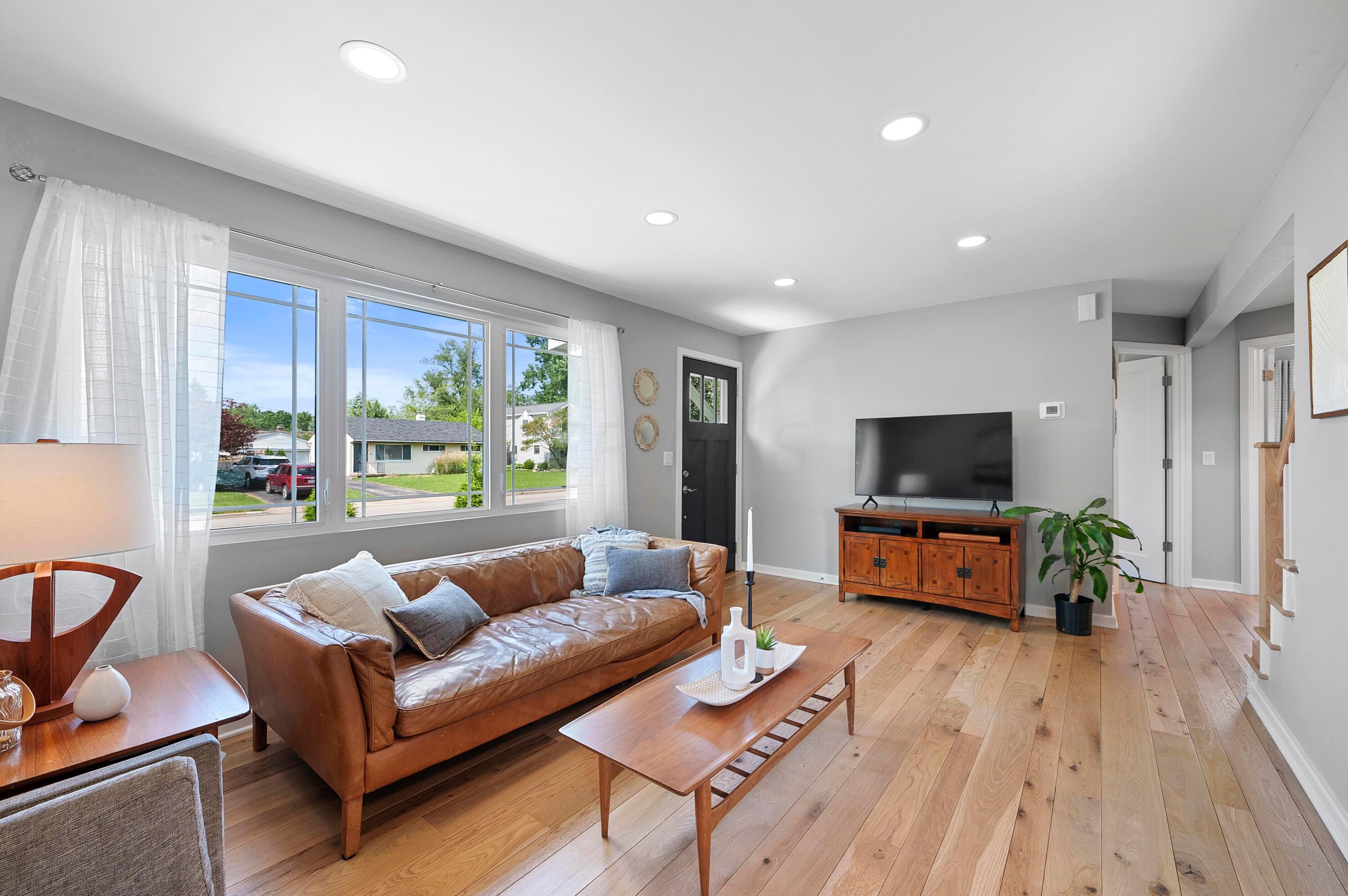 2225 Edgevale Rd, Columbus OH 43221-1162 exterior