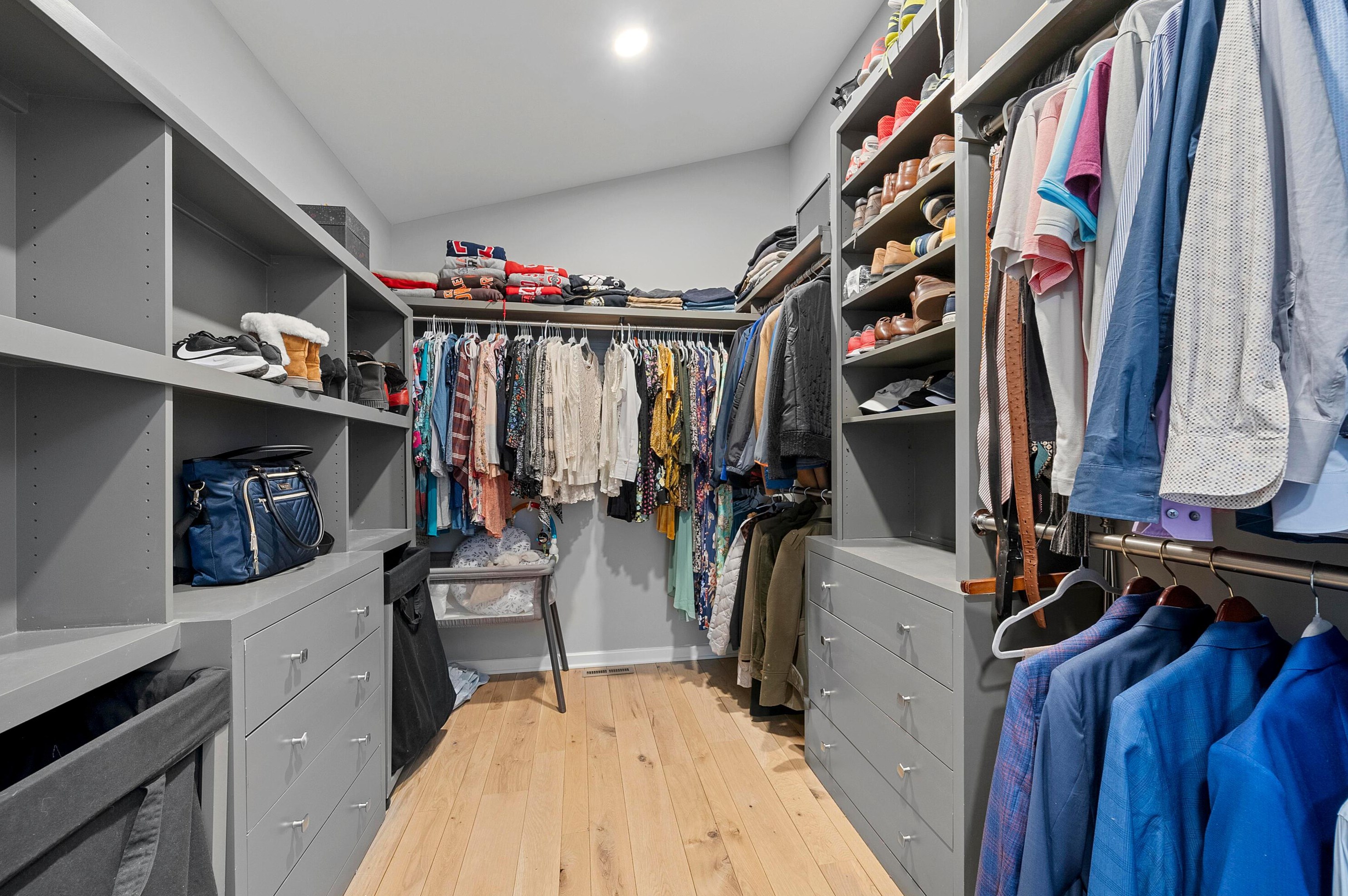 2225 Edgevale Rd, Columbus OH 43221-1162 exterior