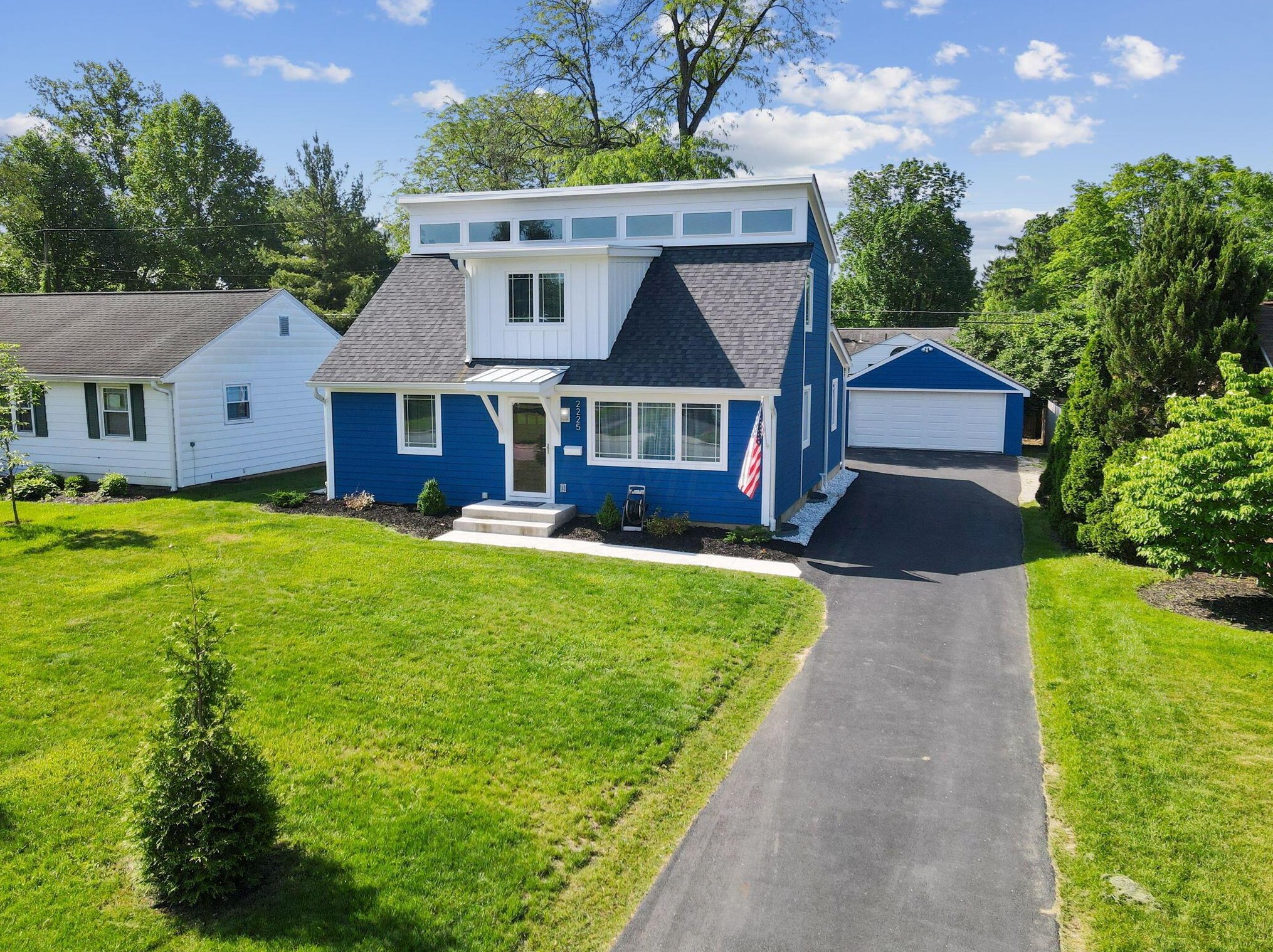 2225 Edgevale Rd, Columbus OH 43221-1162 exterior