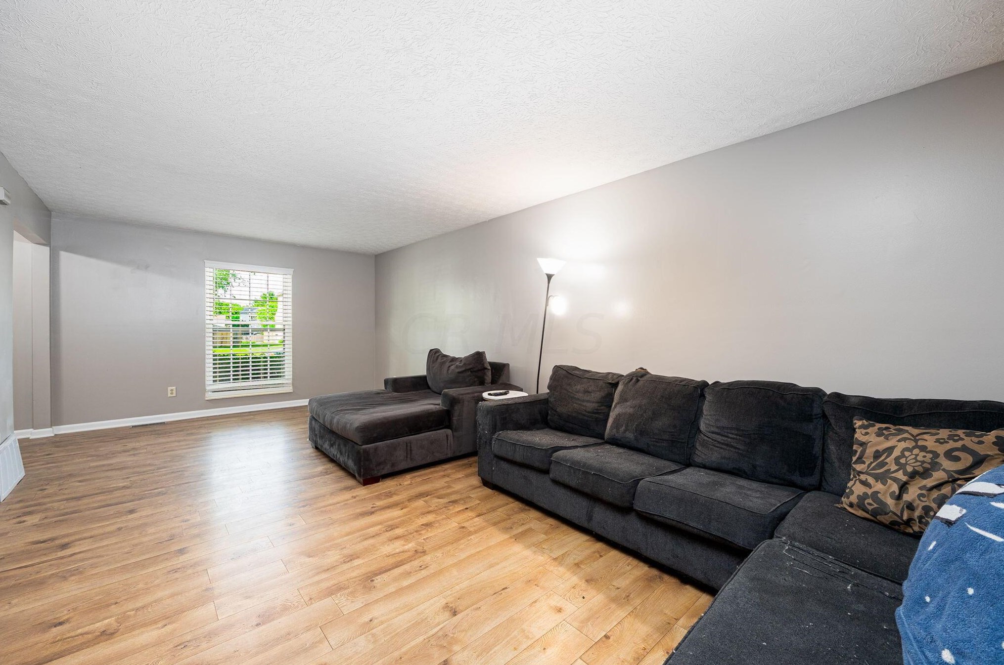 915 Hartney Dr, Columbus OH  43230-1615 exterior