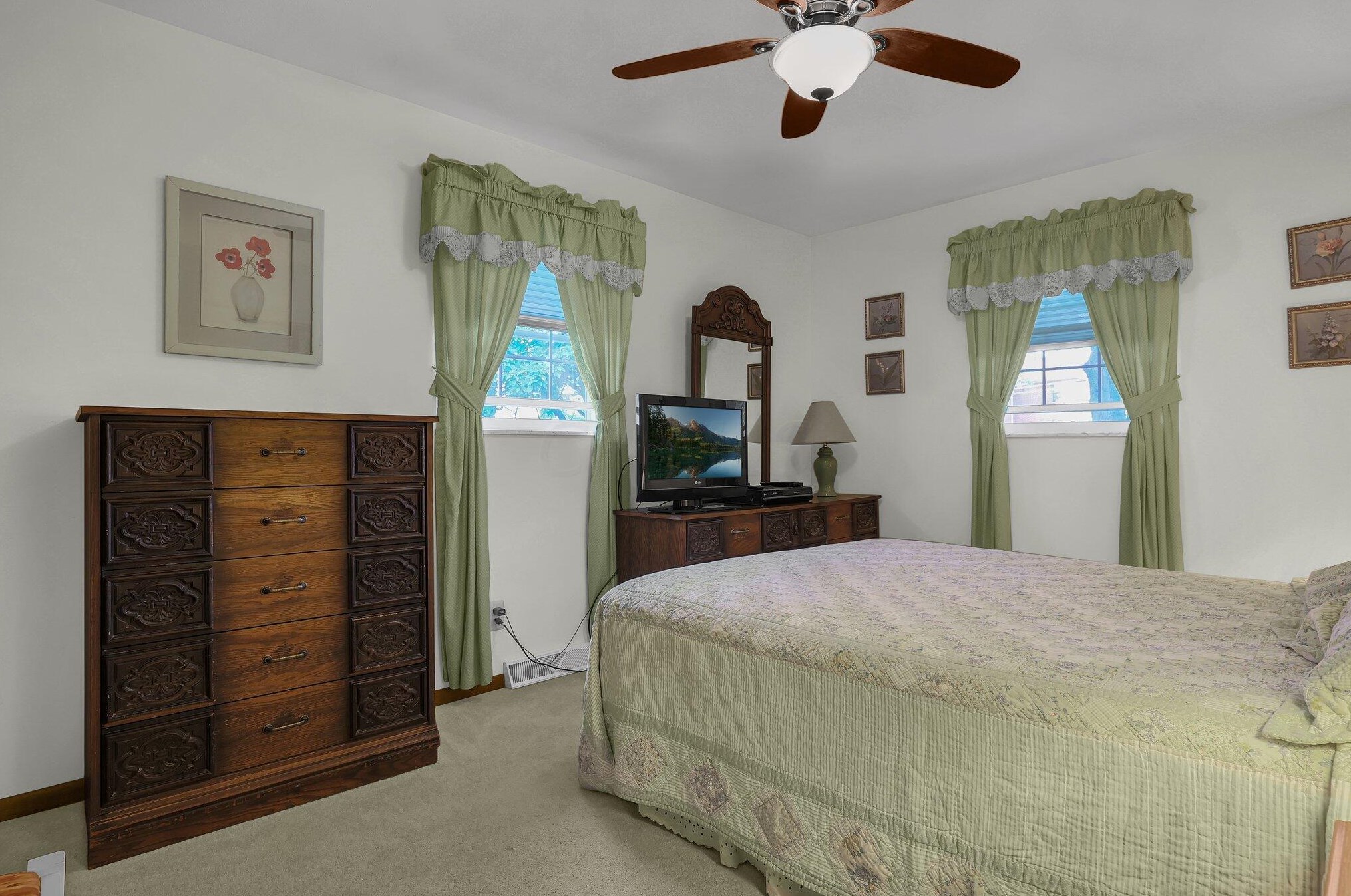 487 Briarwood Dr, Columbus OH 43213-2058 exterior