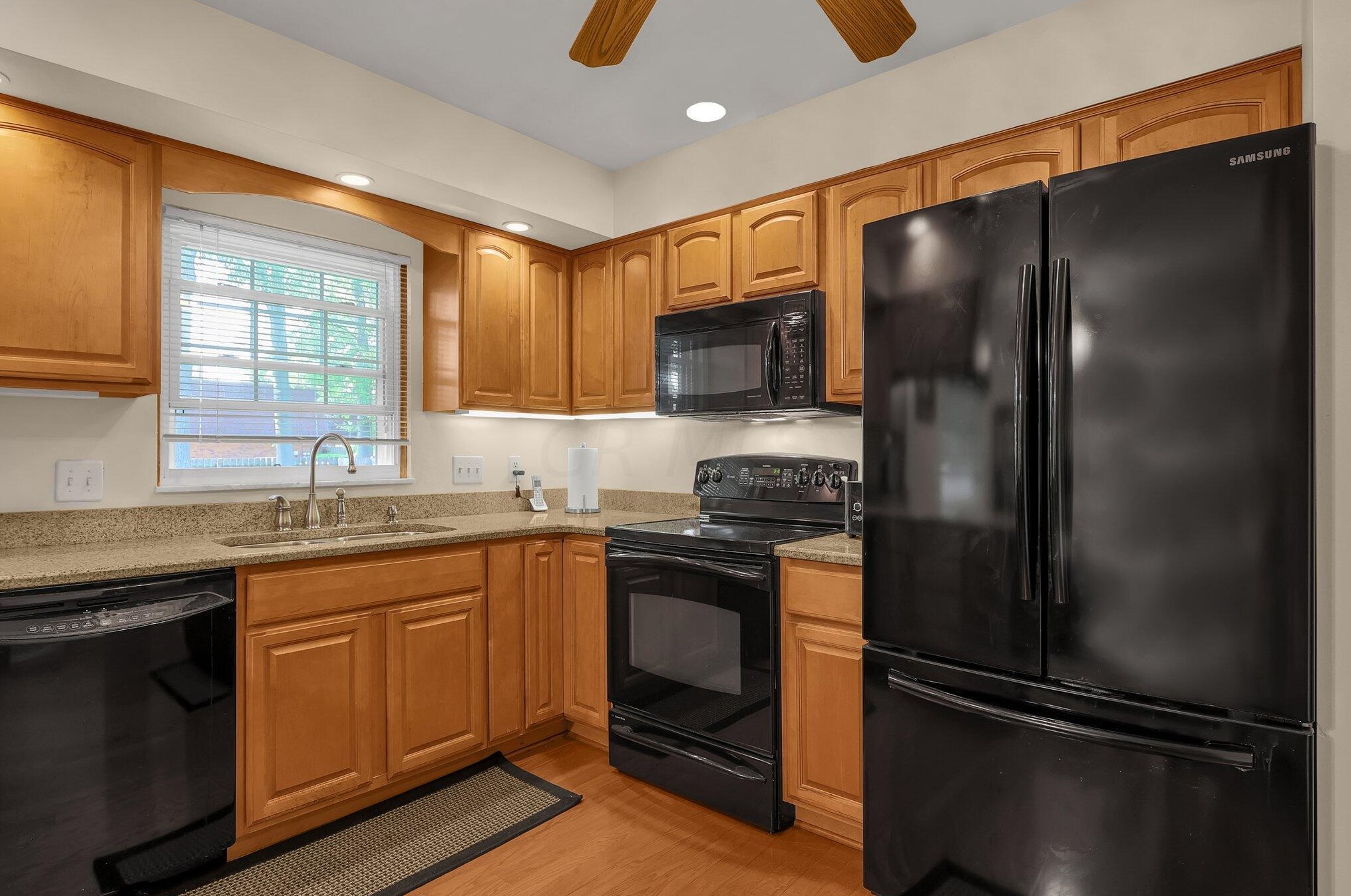 487 Briarwood Dr, Columbus OH 43213-2058 exterior