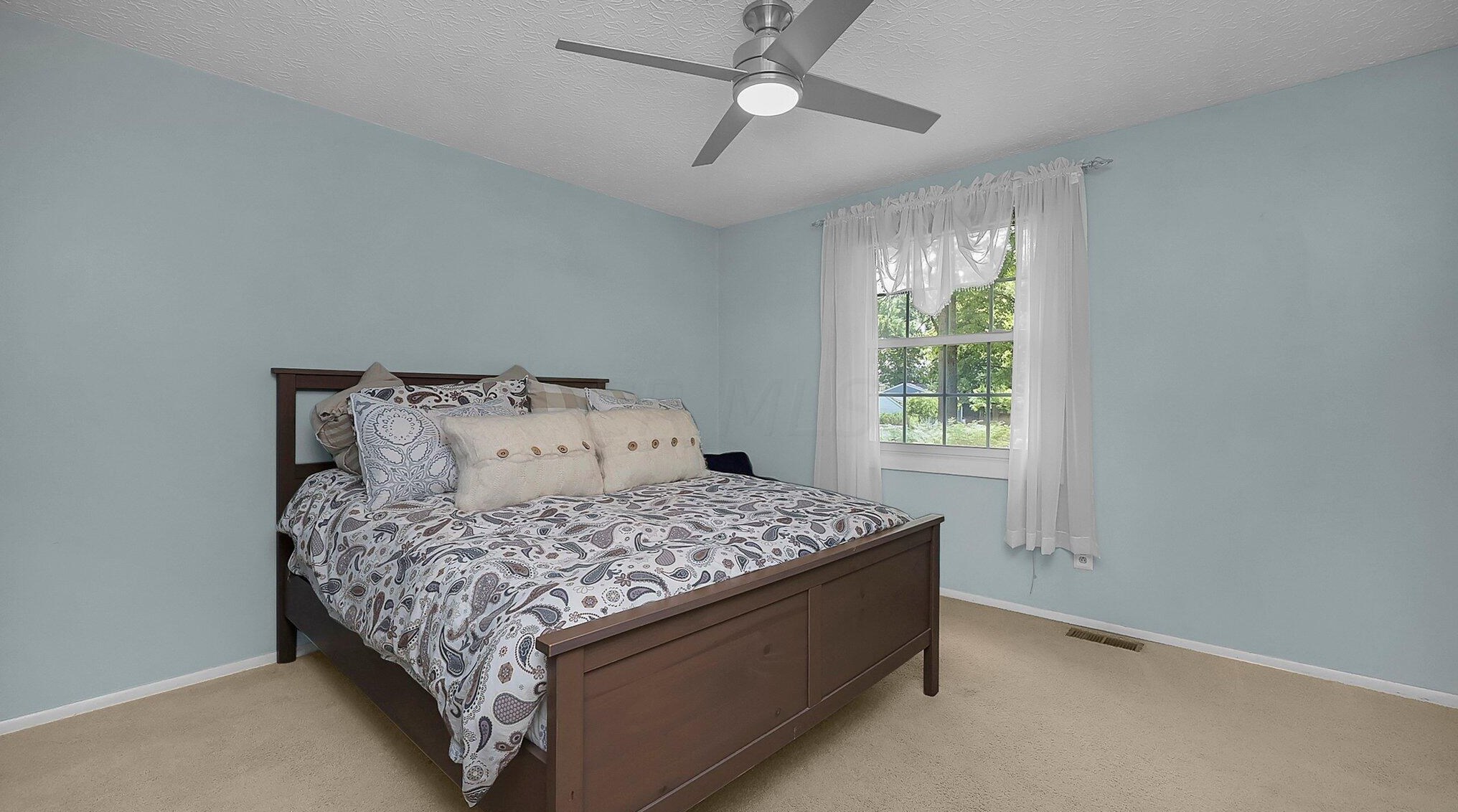 7832 Larchwood St, Dublin OH  43016 exterior