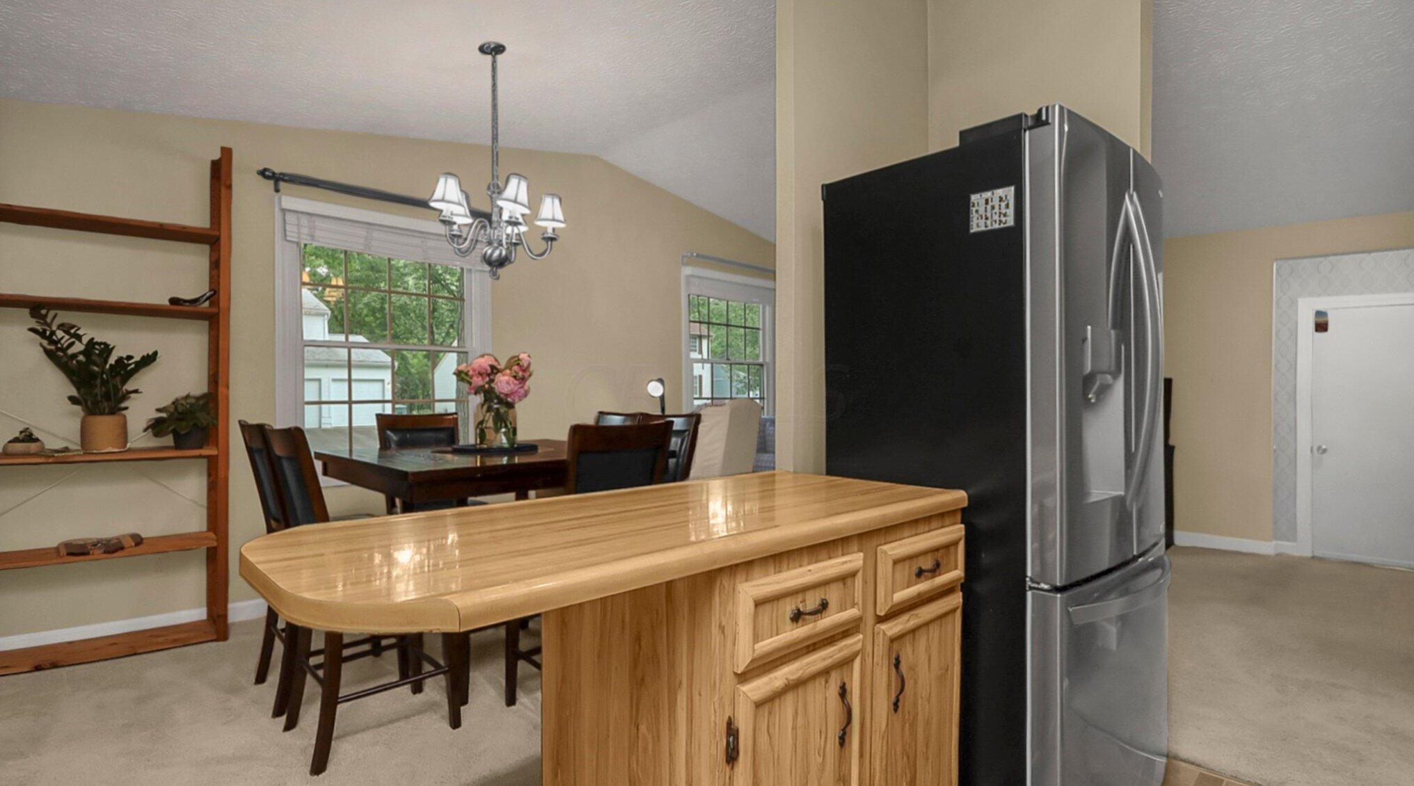 7832 Larchwood St, Dublin OH  43016 exterior