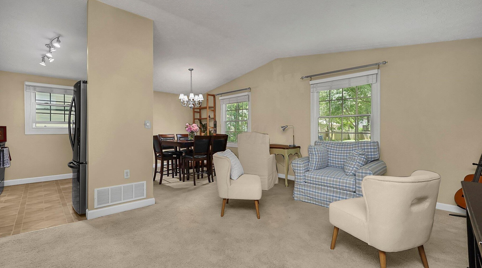 7832 Larchwood St, Dublin OH  43016 exterior