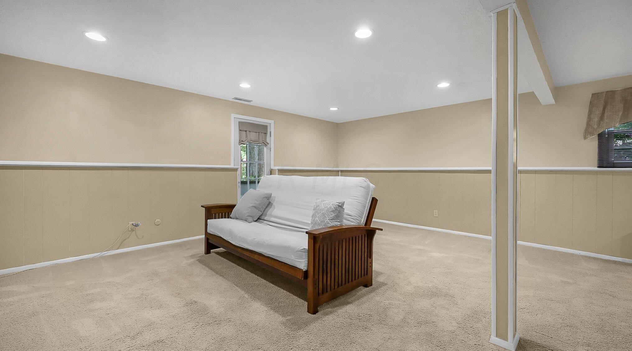 7832 Larchwood St, Dublin OH  43016 exterior