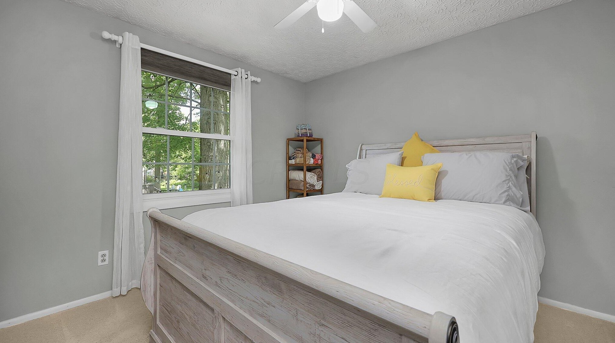 7832 Larchwood St, Dublin OH  43016 exterior