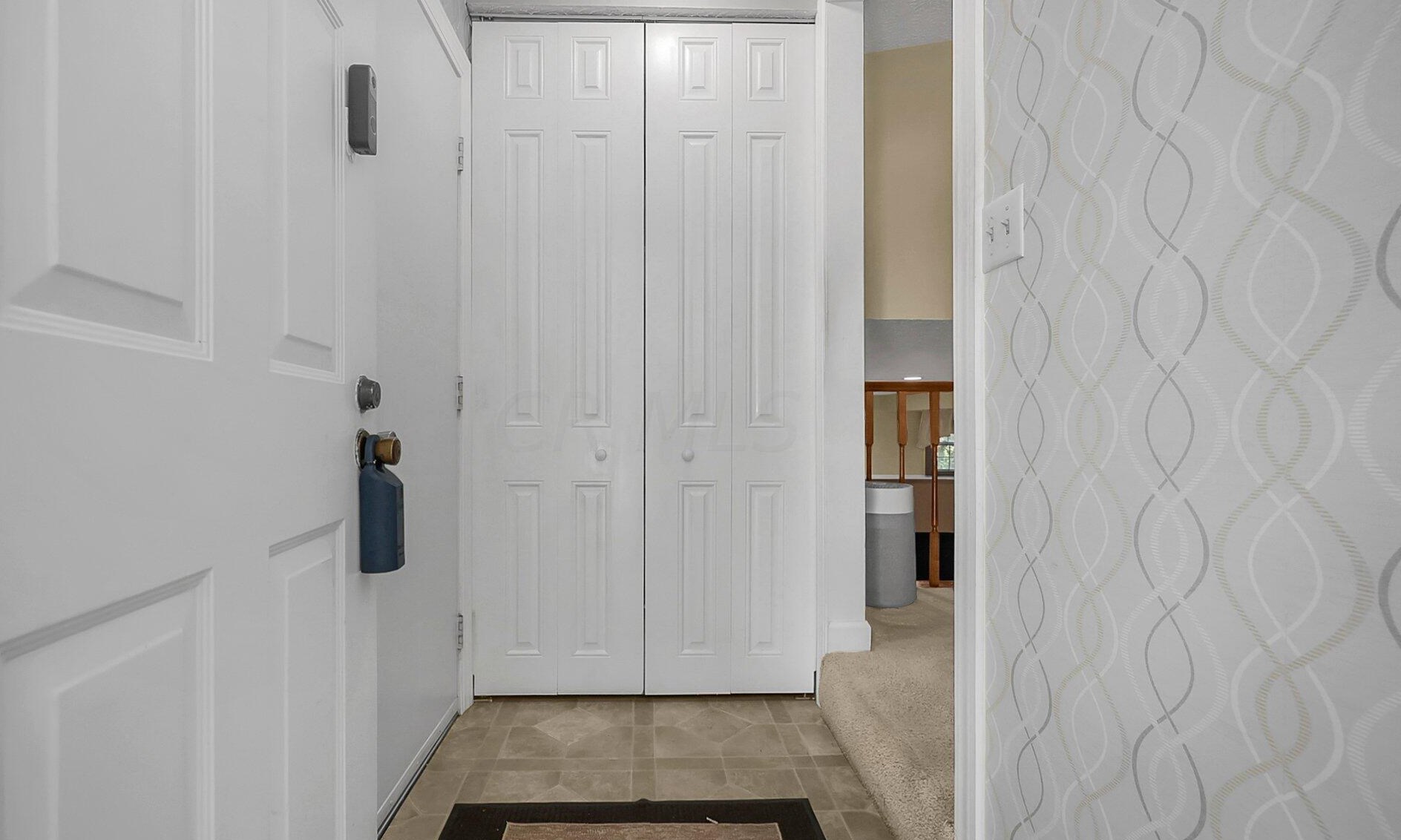 7832 Larchwood St, Dublin OH  43016-8920 exterior