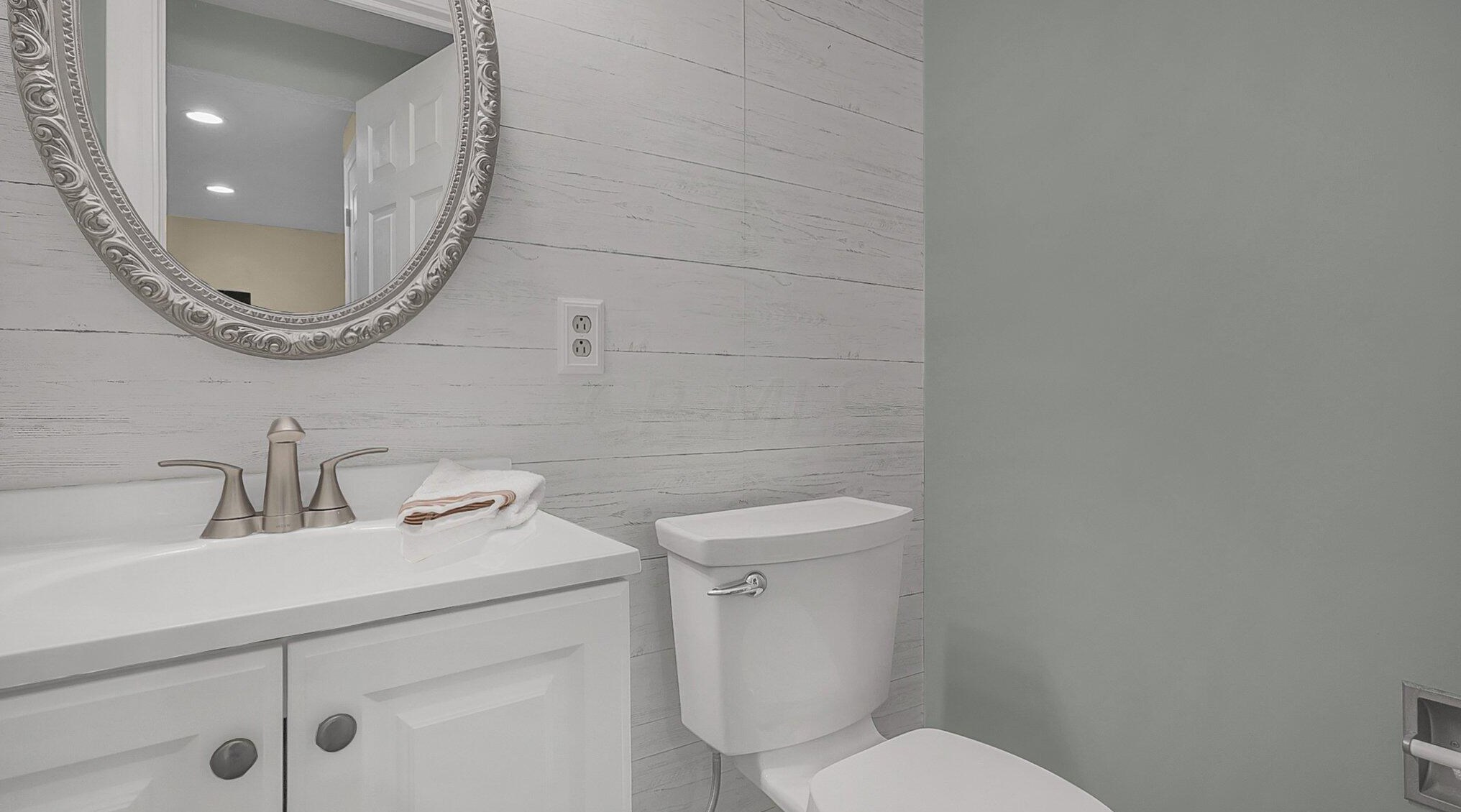 7832 Larchwood St, Dublin OH  43016 exterior