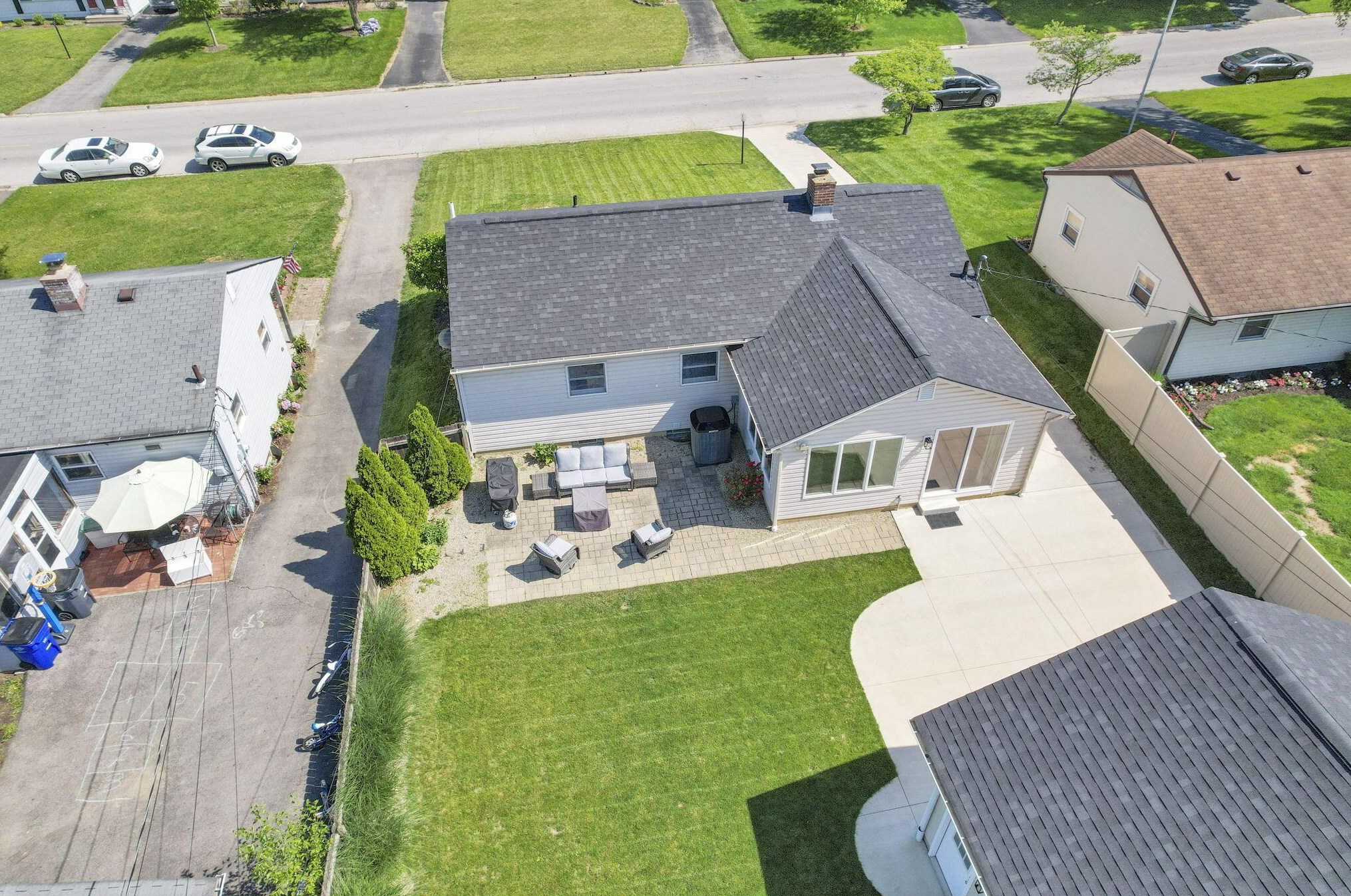 2731 Nottingham Rd, Columbus OH 43221-1157 exterior