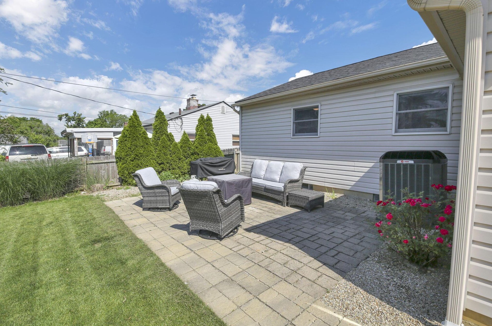 2731 Nottingham Rd, Columbus OH 43221-1157 exterior