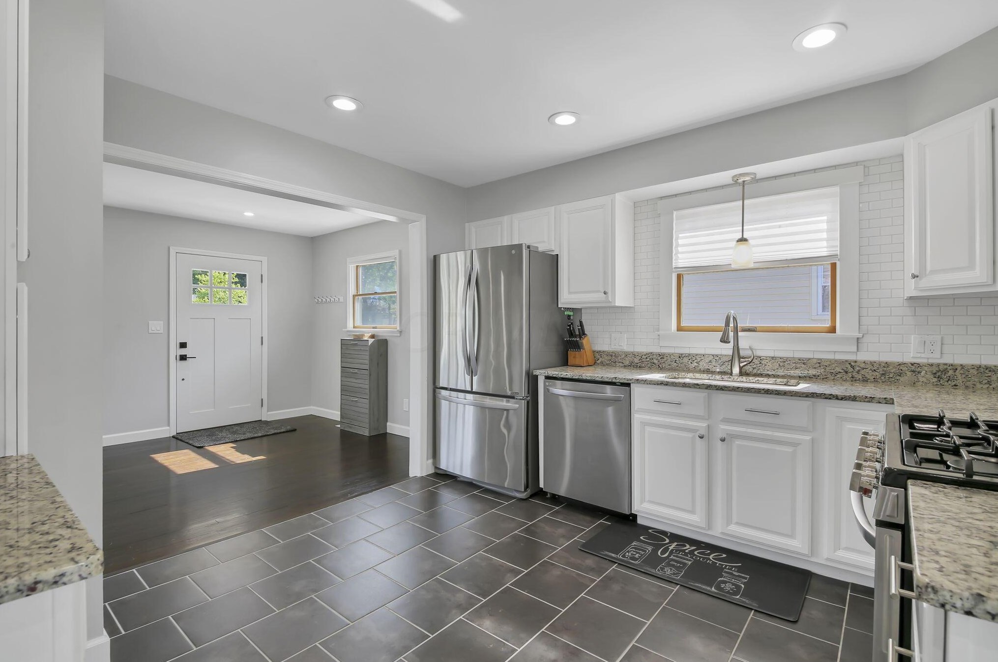 2731 Nottingham Rd, Columbus OH 43221-1157 exterior