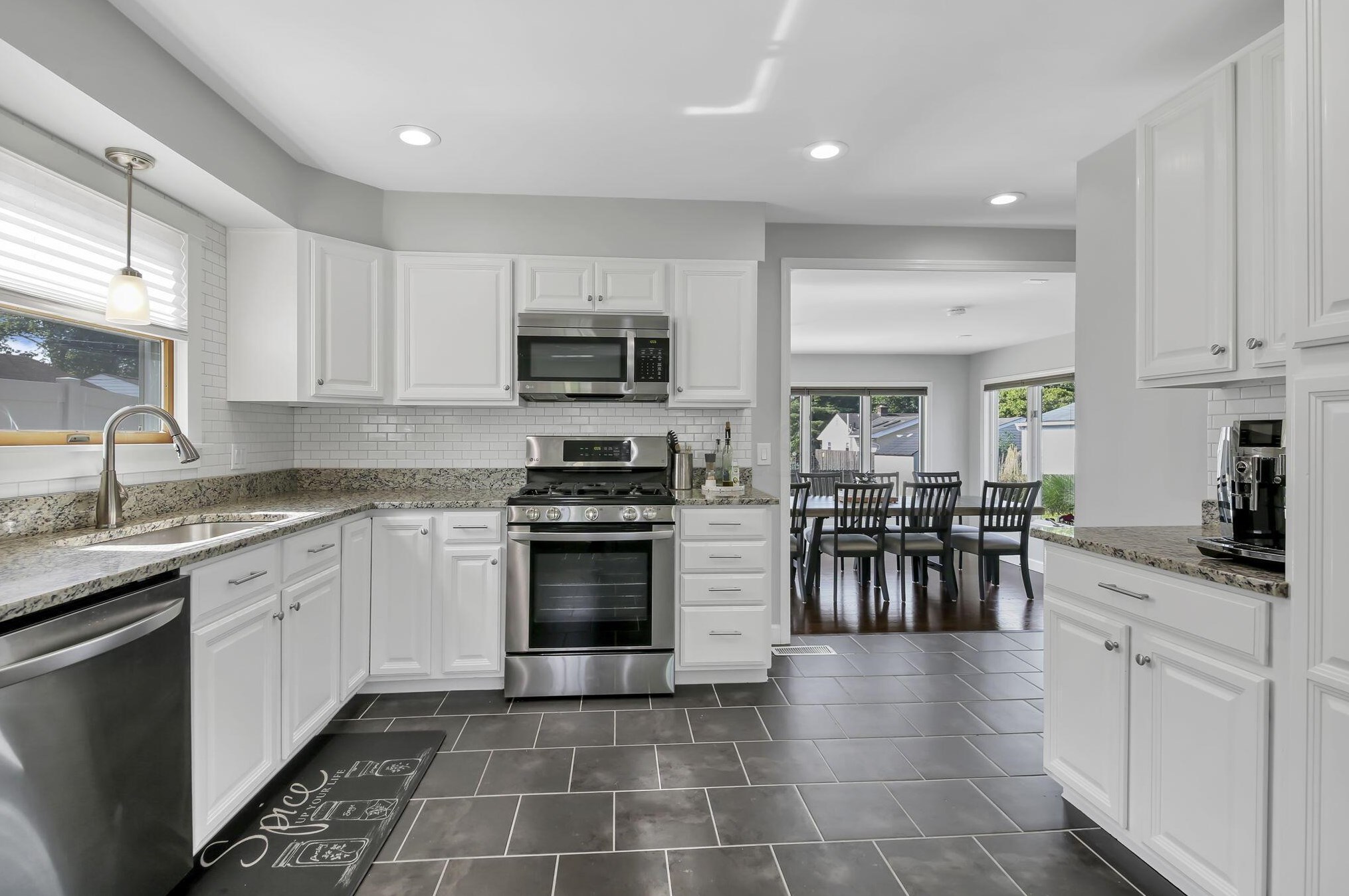 2731 Nottingham Rd, Columbus OH 43221-1157 exterior