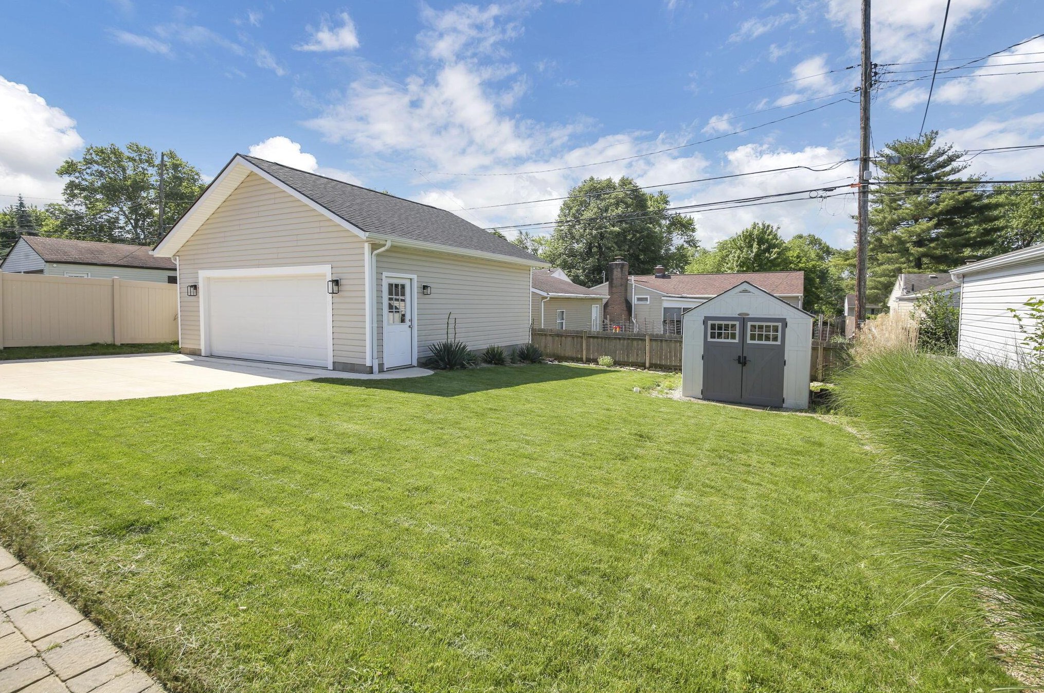 2731 Nottingham Rd, Columbus OH 43221-1157 exterior