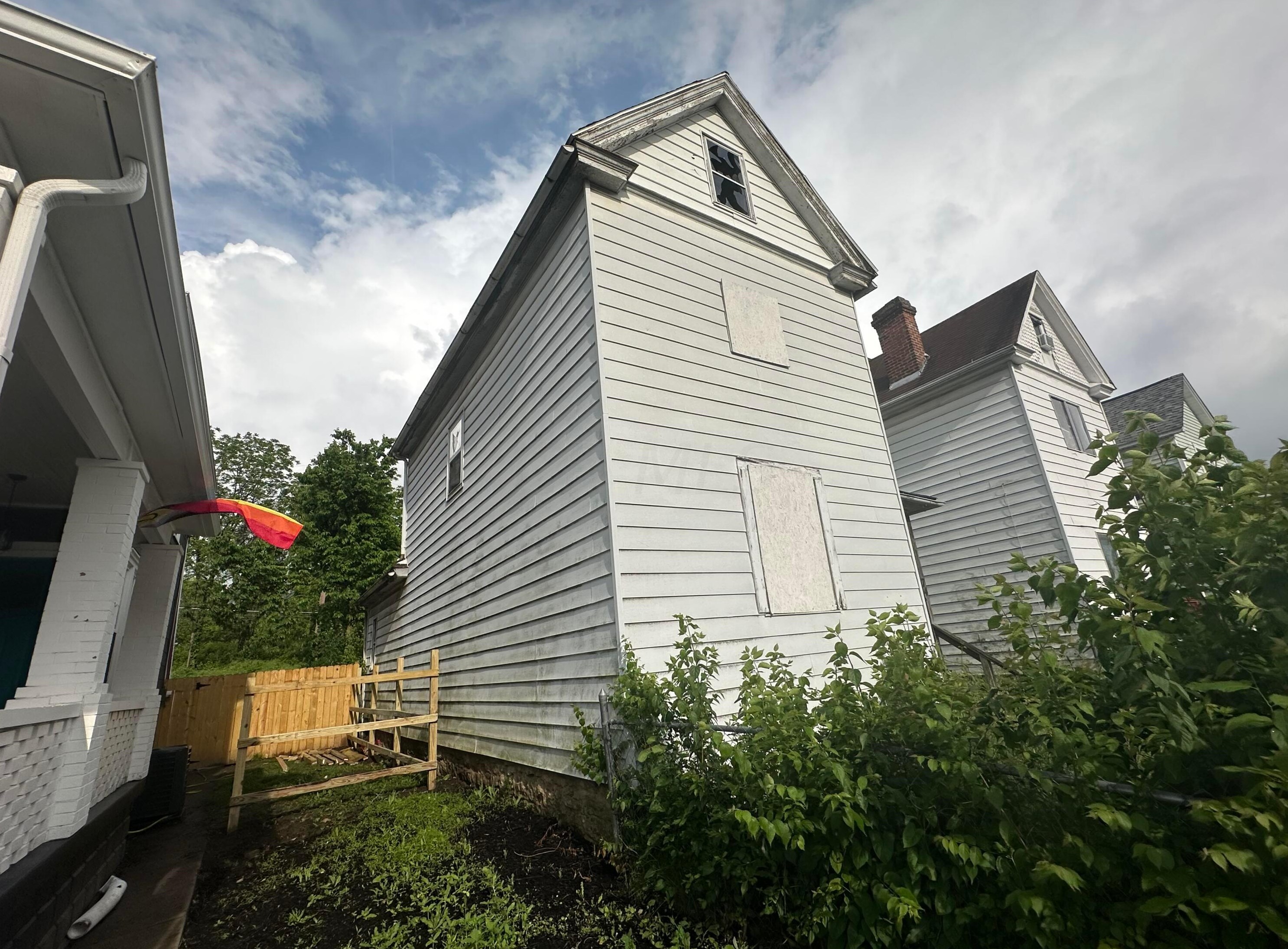 74 Yale Ave, Columbus OH  43222-1125 exterior