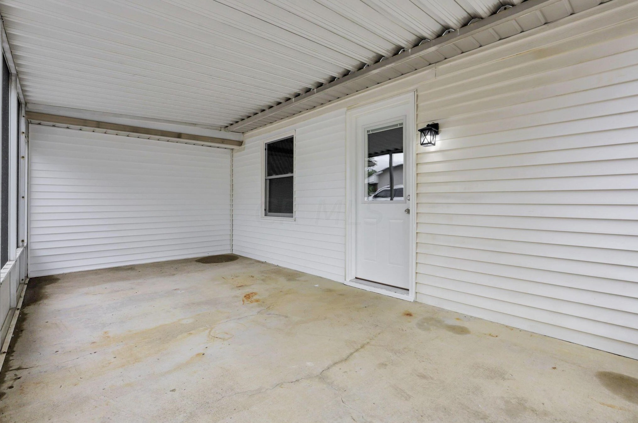 473 Smith Rd, Columbus OH 43228-1143 exterior