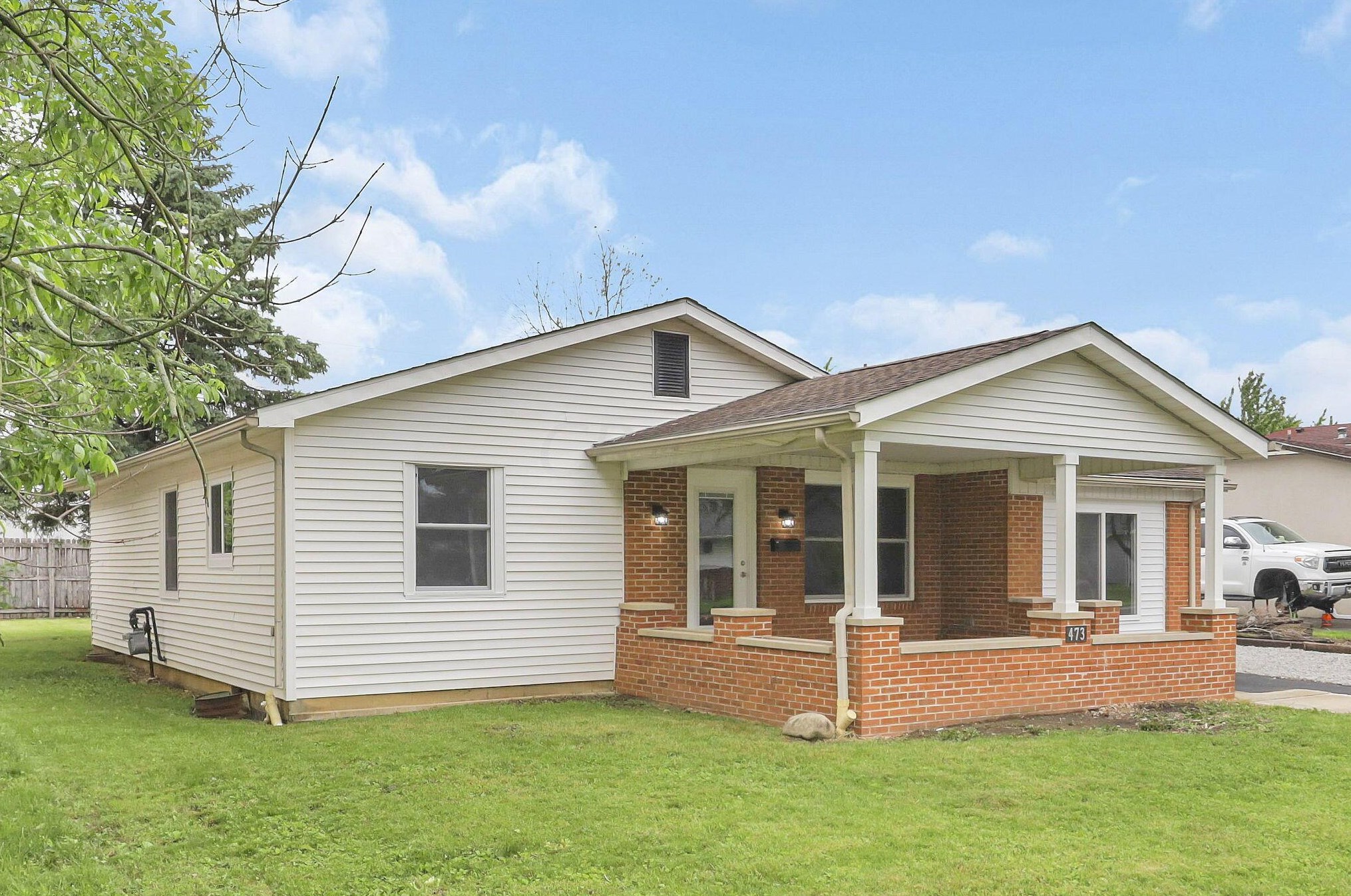 473 Smith Rd, Columbus OH 43228-1143 exterior