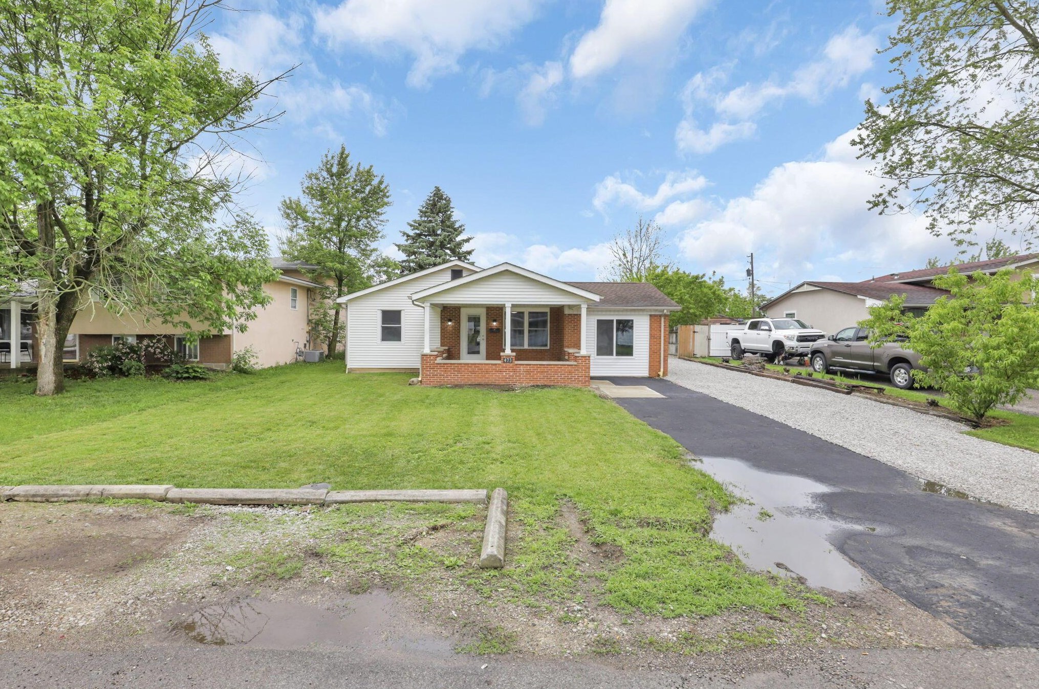 473 Smith Rd, Columbus OH 43228-1143 exterior