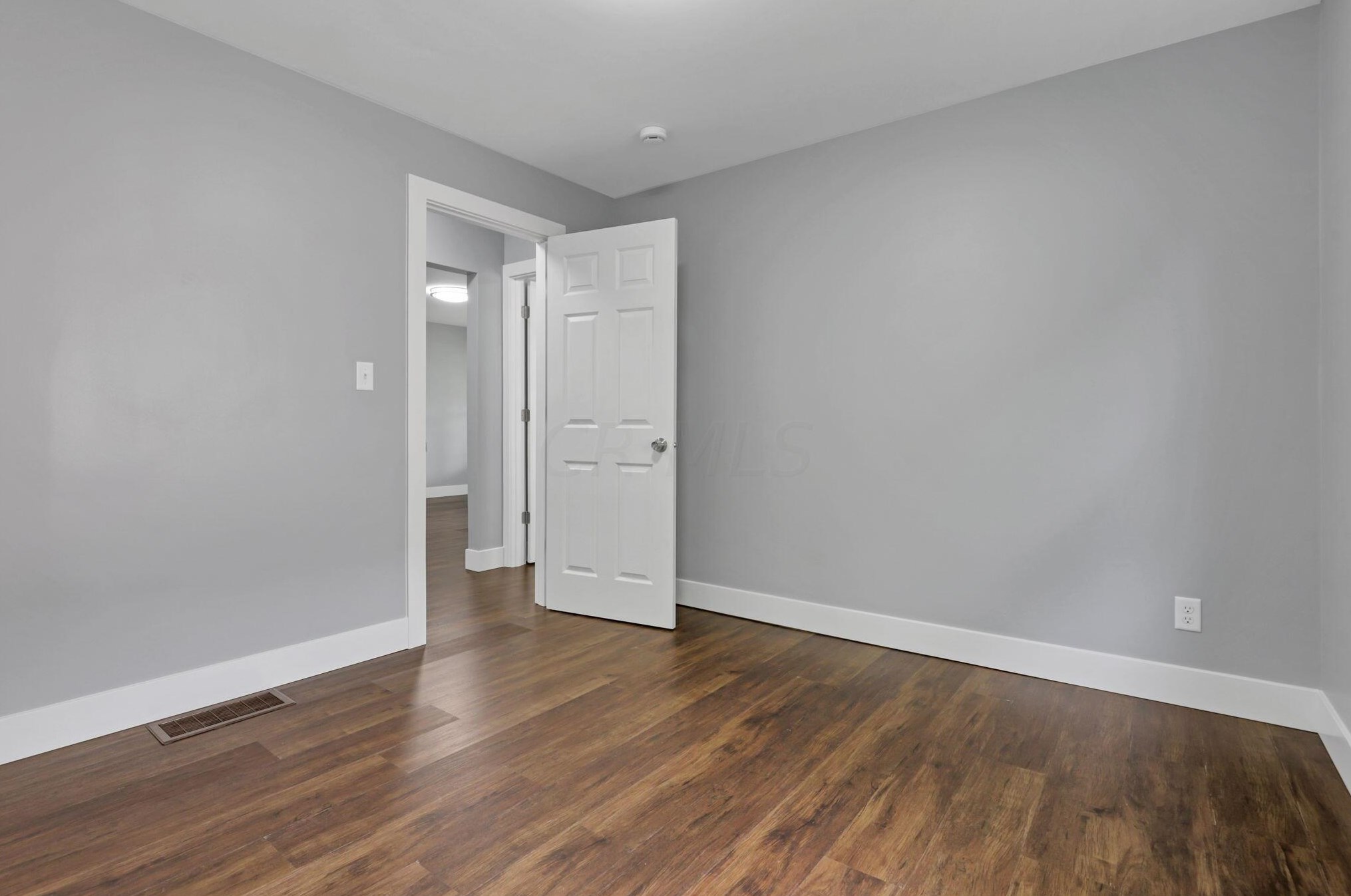 473 Smith Rd, Columbus OH 43228-1143 exterior