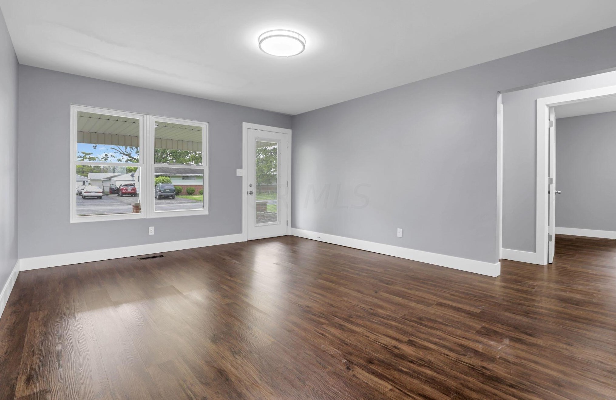 473 Smith Rd, Columbus OH 43228-1143 exterior