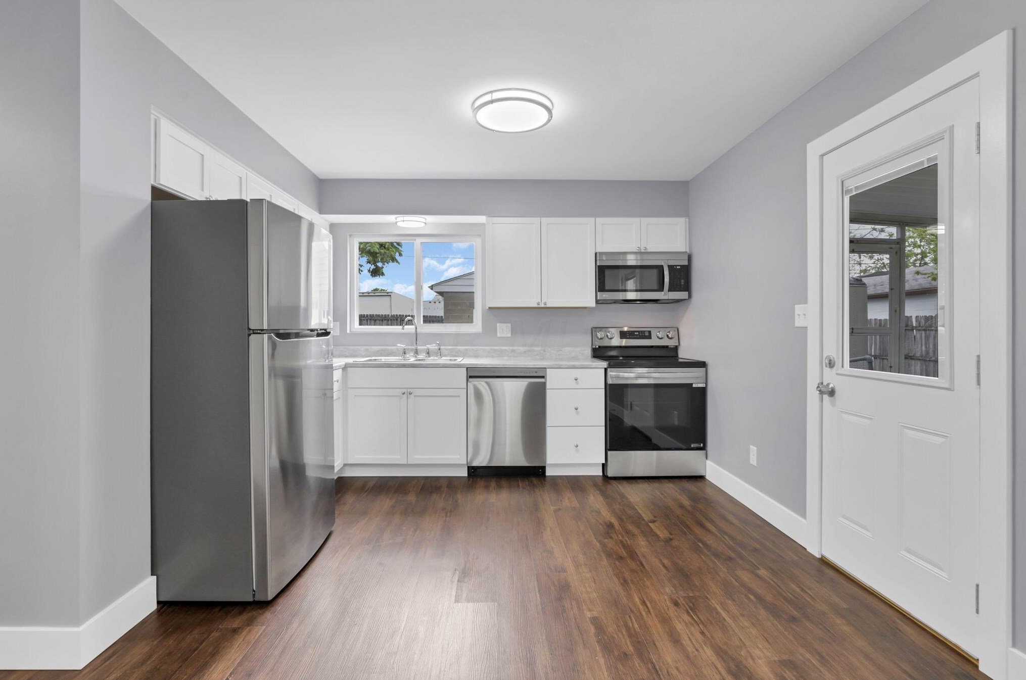 473 Smith Rd, Columbus OH 43228-1143 exterior