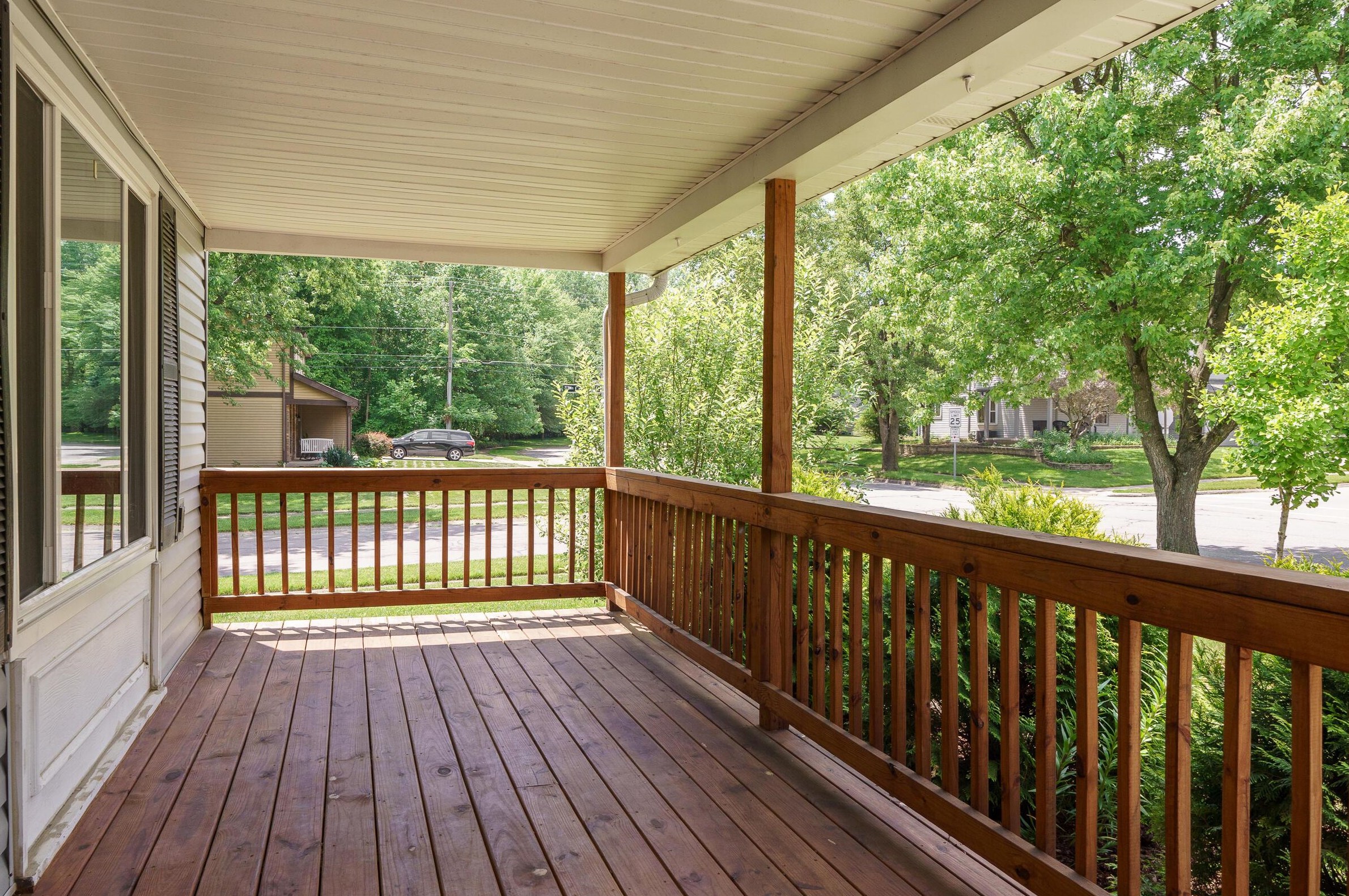 746 Ridenour Rd, Columbus OH 43230-1654 exterior