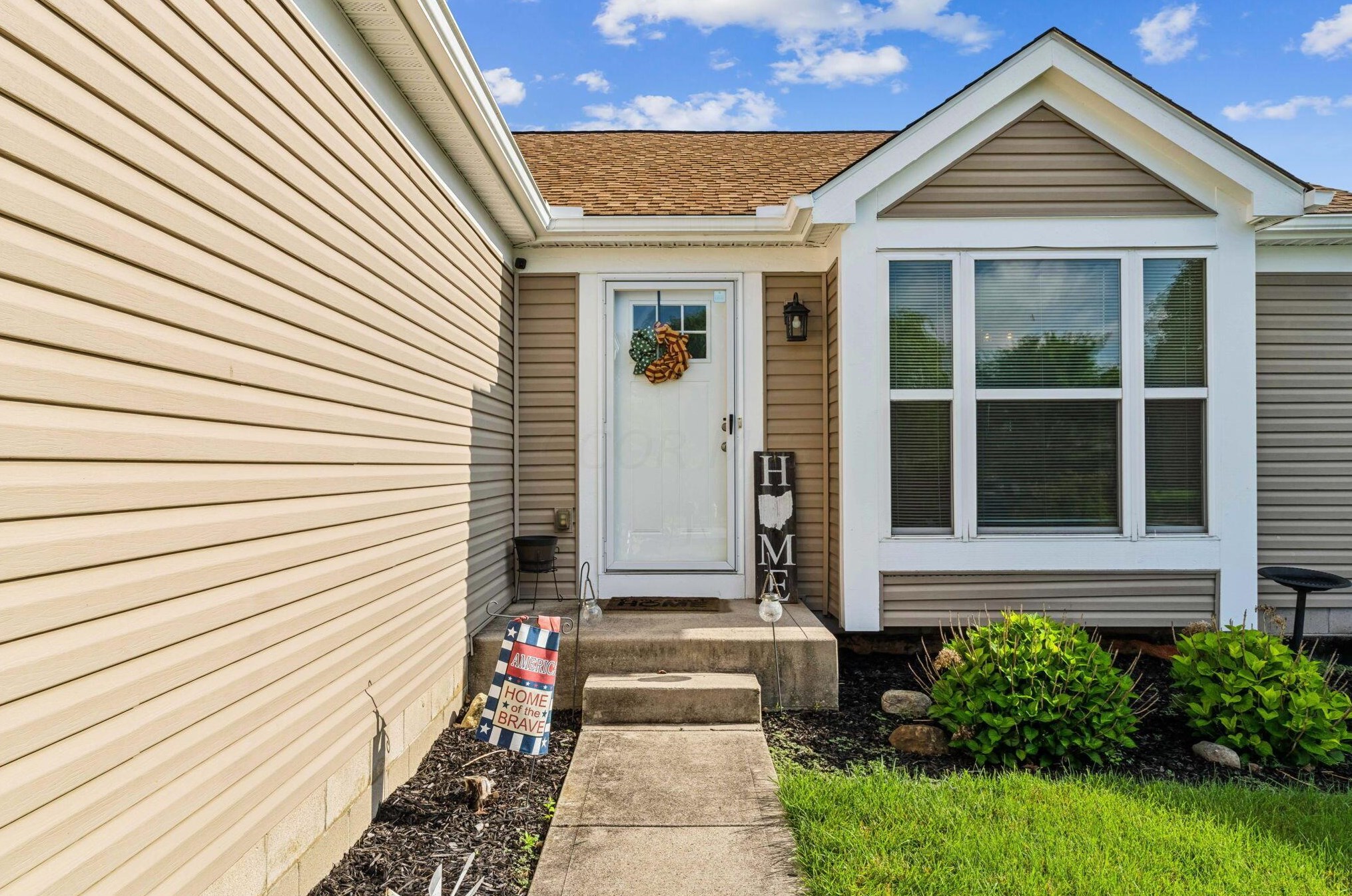 8142 Creekstone Ln, Blacklick OH  43004-8141 exterior