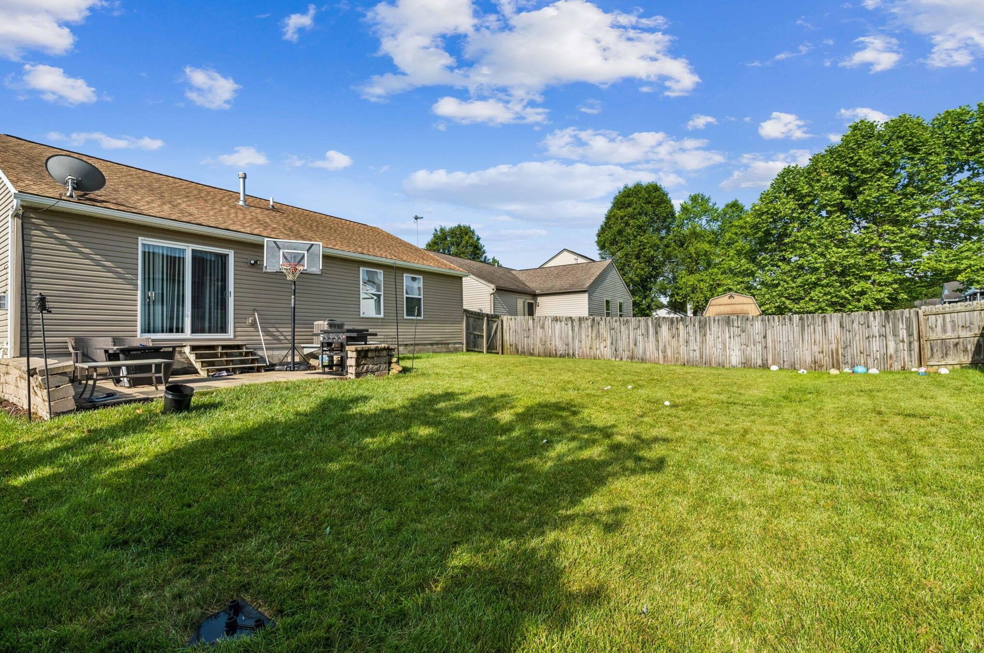 8142 Creekstone Ln, Blacklick OH  43004-8141 exterior