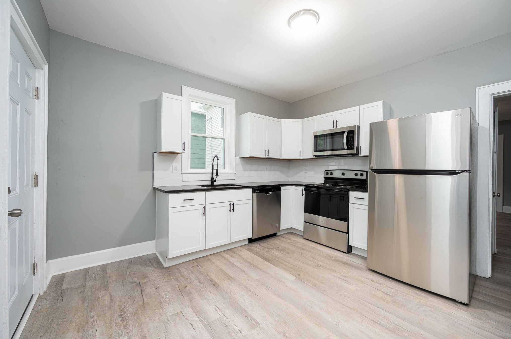 979 Lockbourne Rd, Columbus OH  43206-1625 exterior