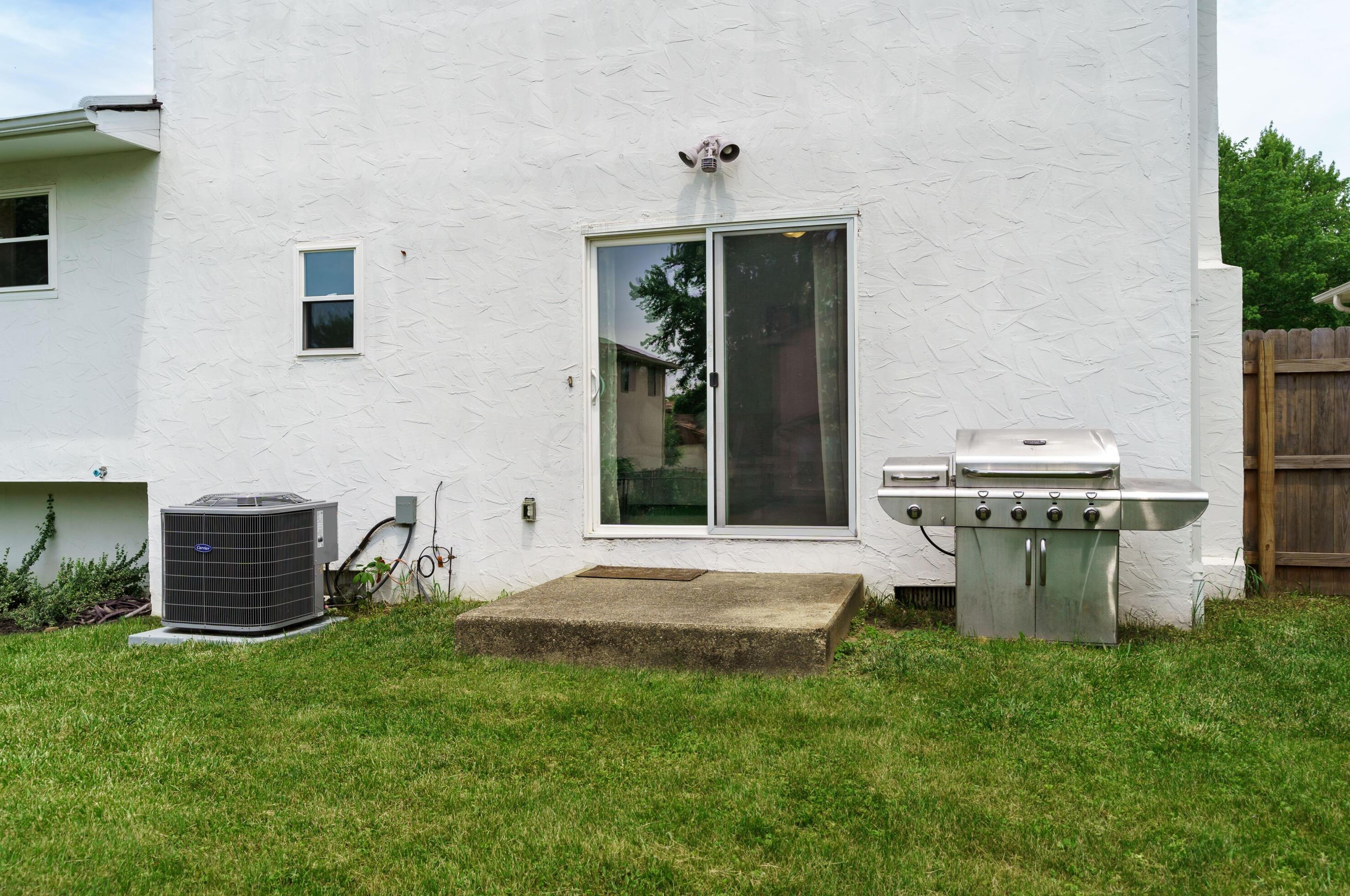 1773 Staffordshire Rd, Columbus OH 43229-2141 exterior