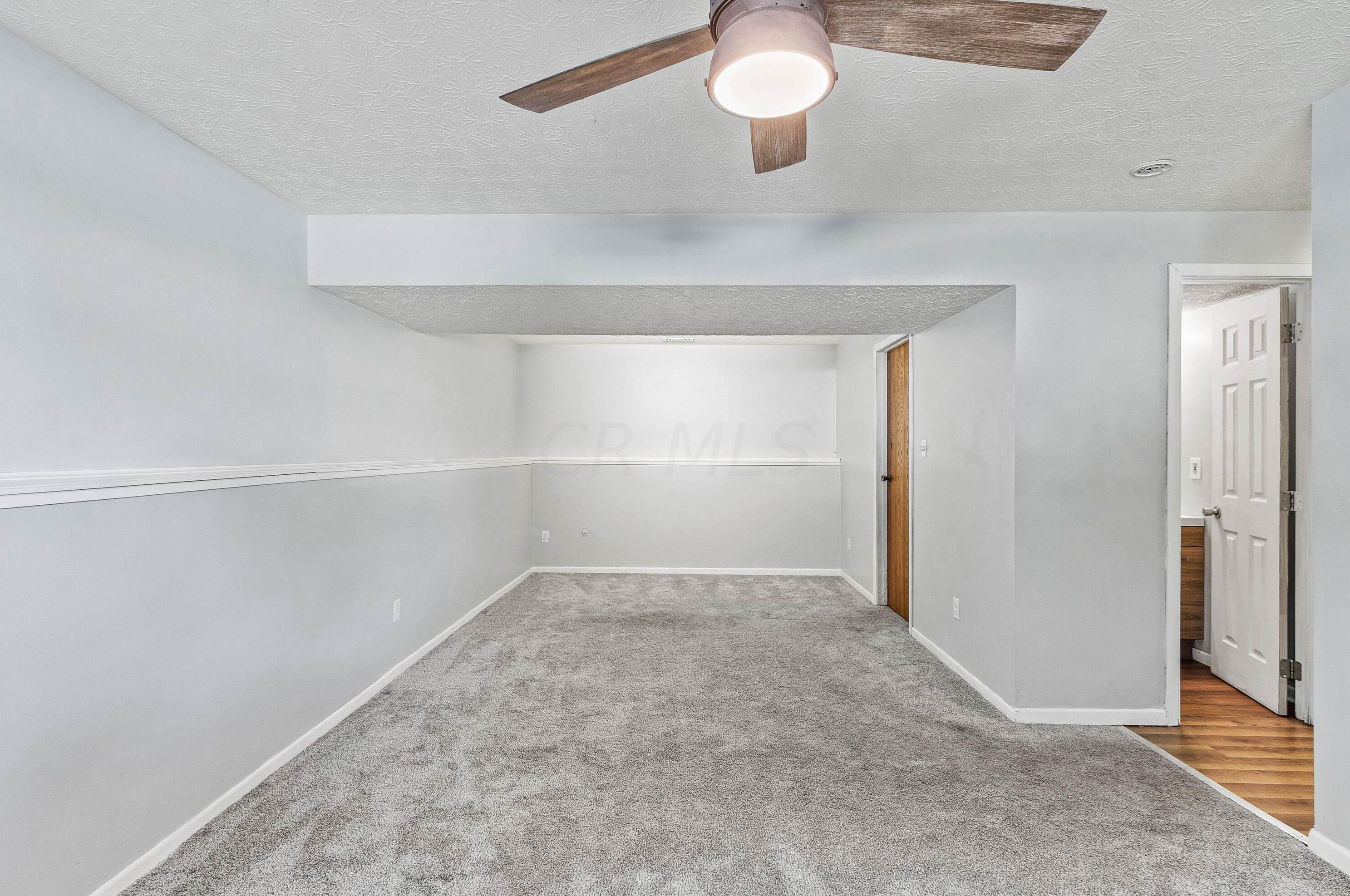 3467 Frenchpark Dr, Columbus OH 43231-7323 exterior