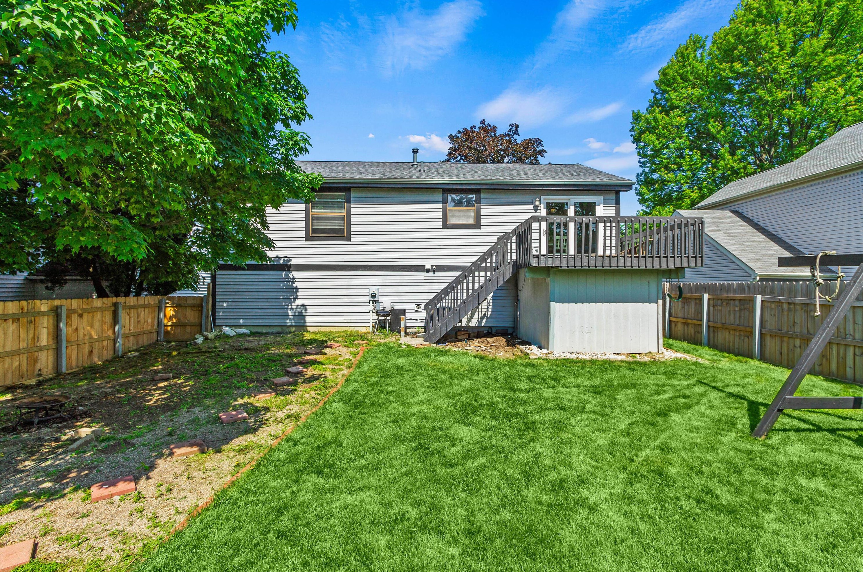 3467 Frenchpark Dr, Columbus OH 43231-7323 exterior