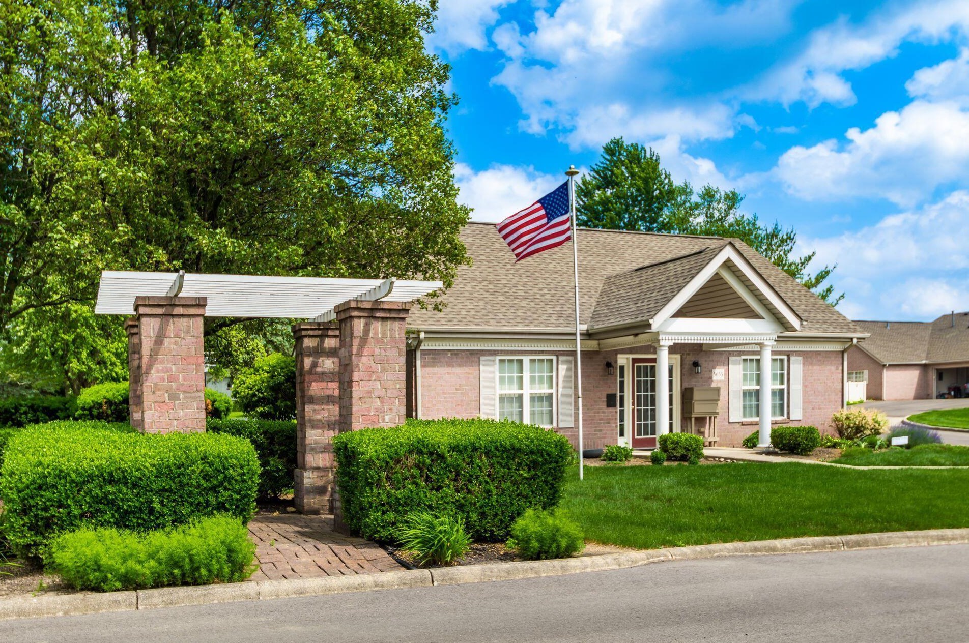 4004 Malbec Dr, Columbus OH  43230-6414 exterior