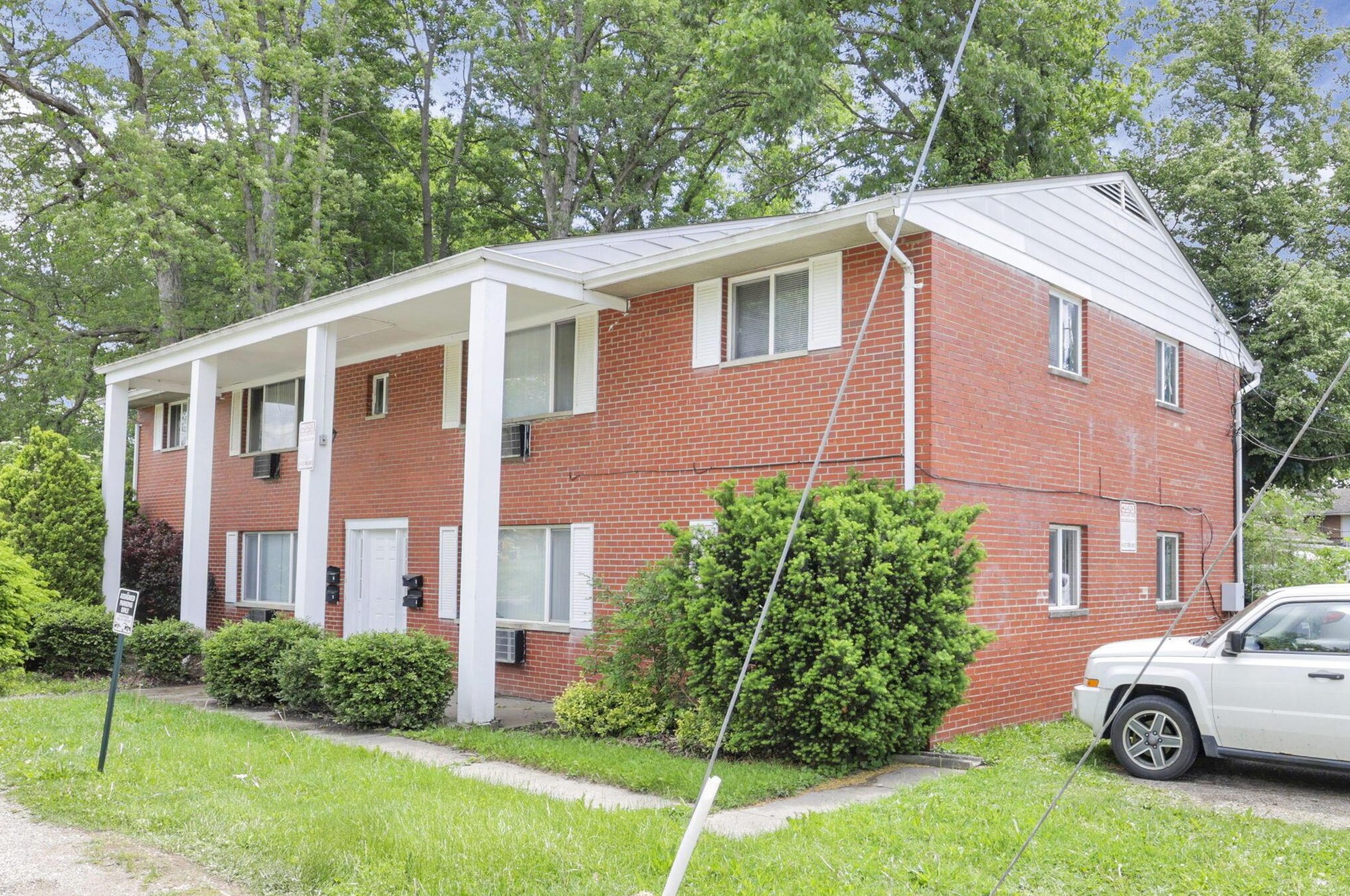 251 Napoleon Ave, Columbus OH 43213-4229 exterior