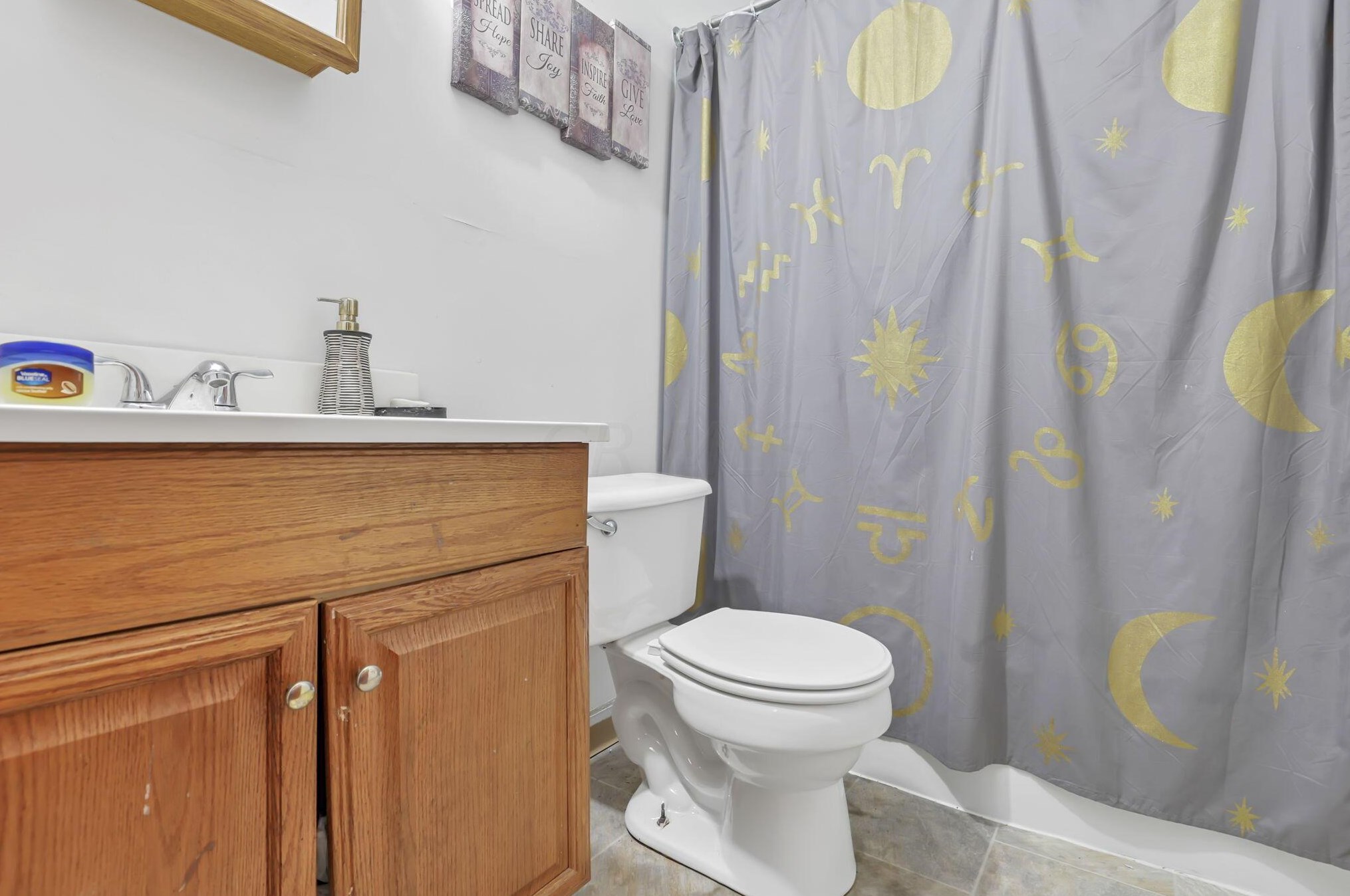 251 Napoleon Ave, Columbus OH 43213-4229 exterior