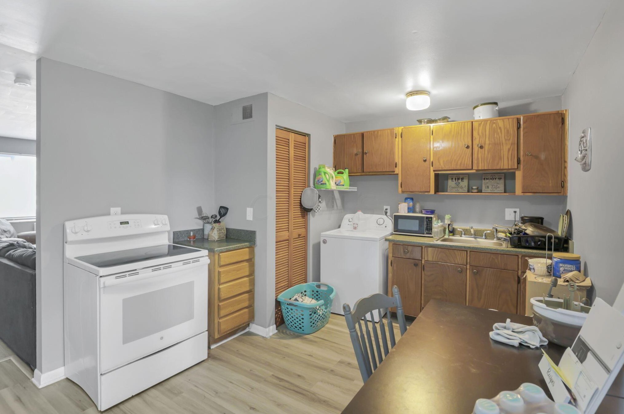 251 Napoleon Ave, Columbus OH 43213-4229 exterior