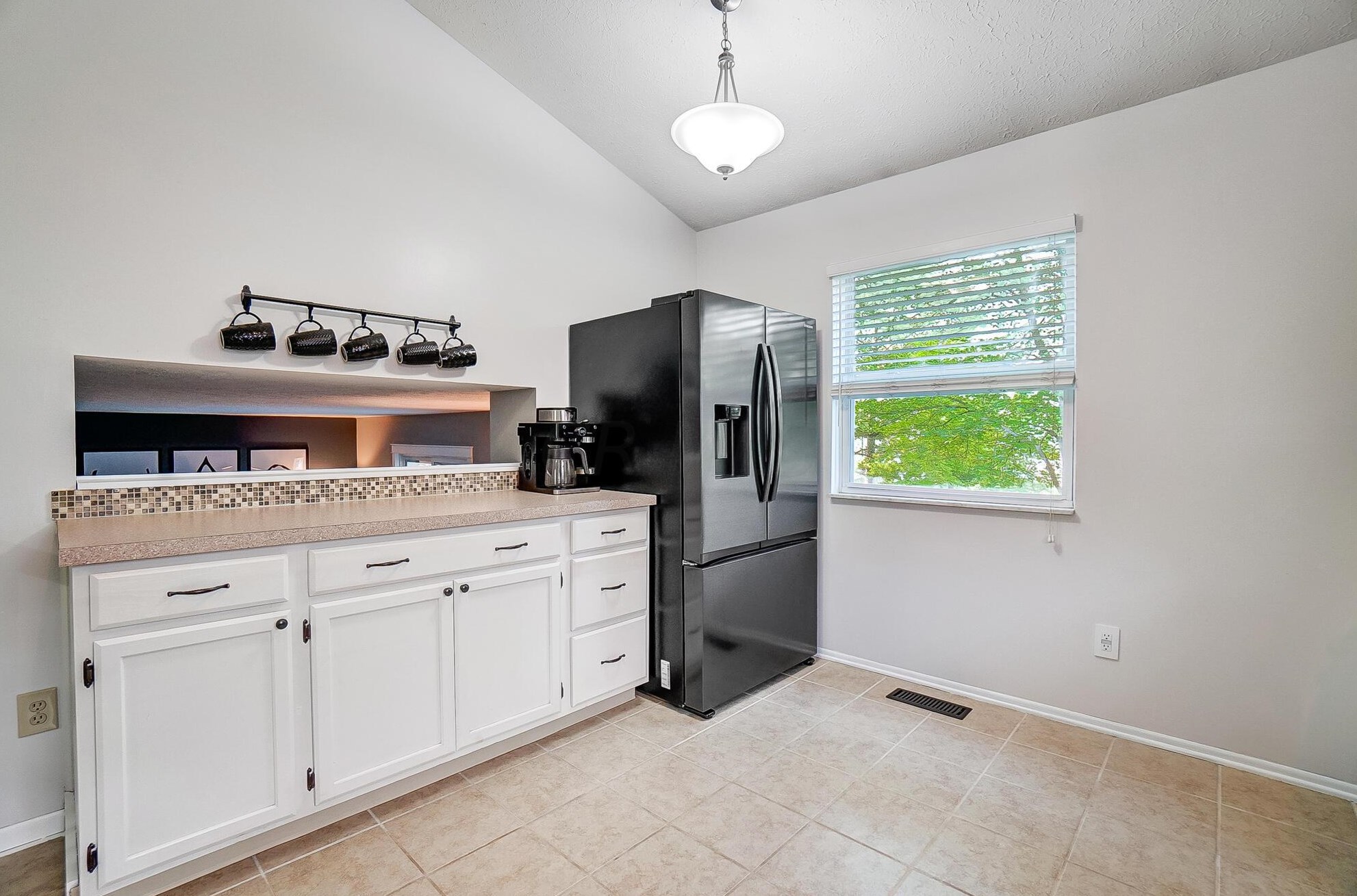 6011 Wexford Park Dr, Columbus OH  43228-9258 exterior