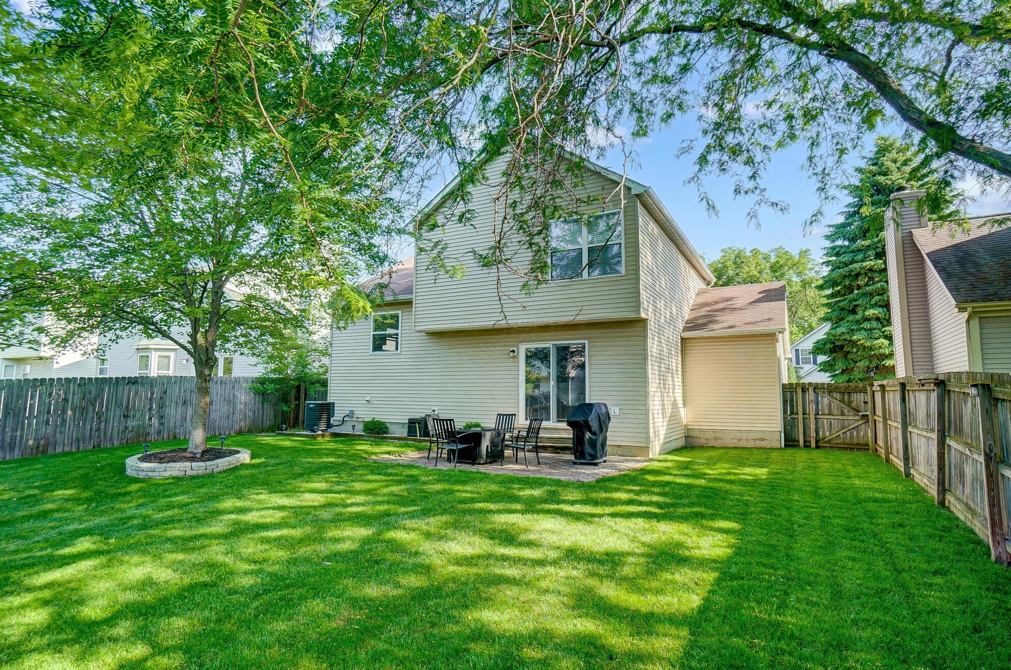 6011 Wexford Park Dr, Columbus OH  43228-9258 exterior