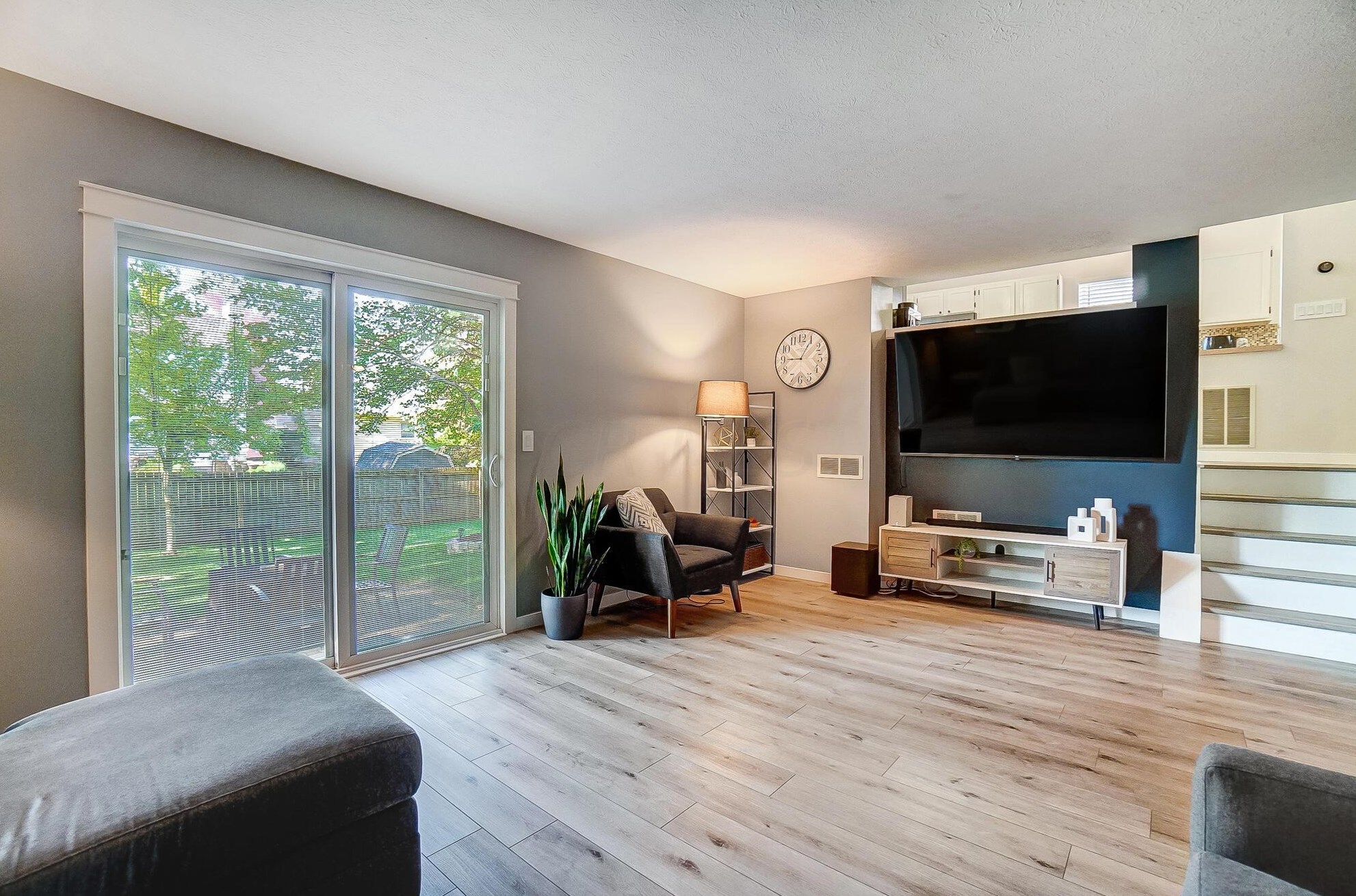 6011 Wexford Park Dr, Columbus OH  43228-9258 exterior