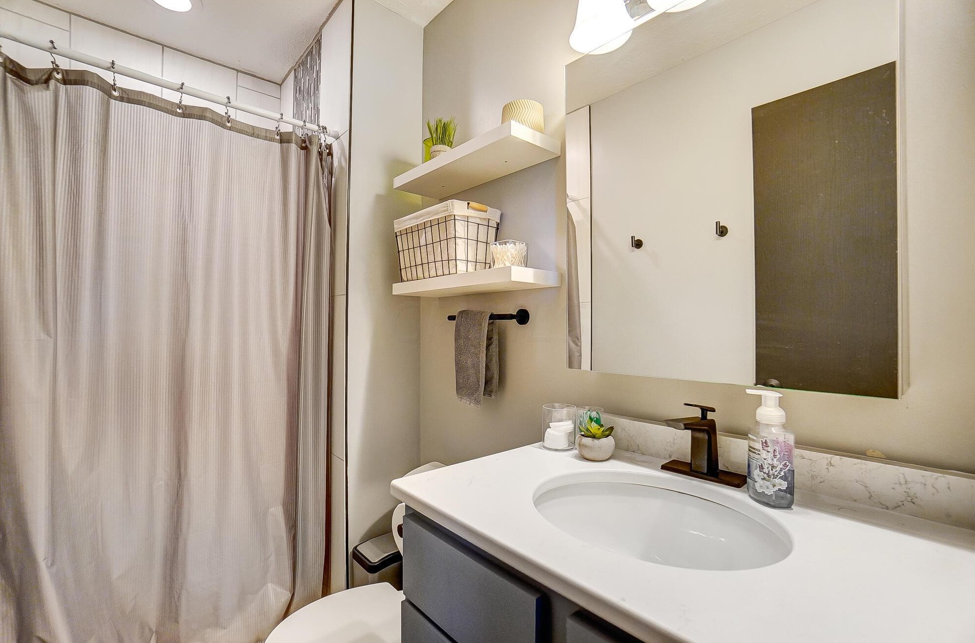 6011 Wexford Park Dr, Columbus OH  43228-9258 exterior