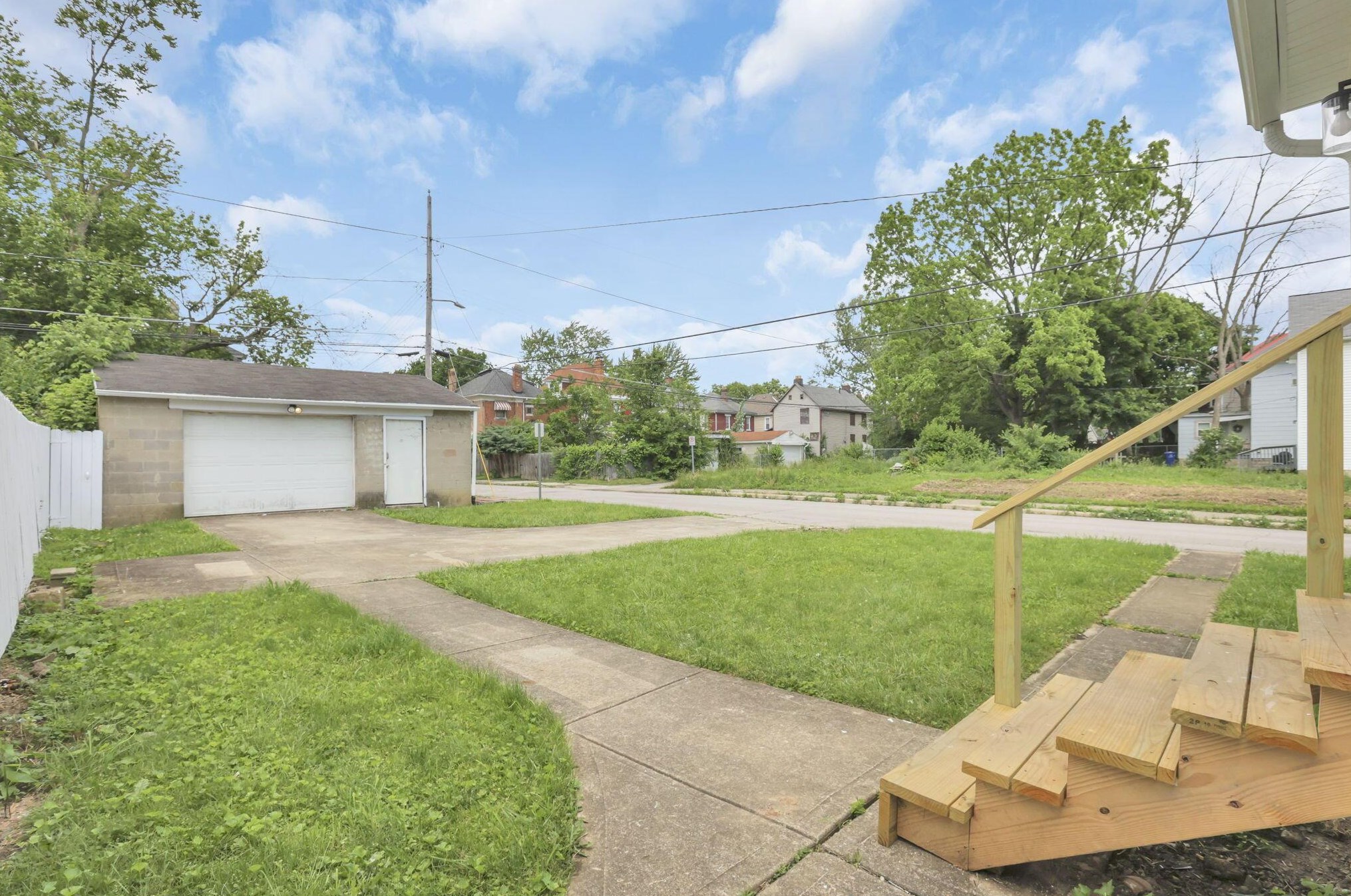 653 Gilbert St, Columbus OH 43205-2632 exterior