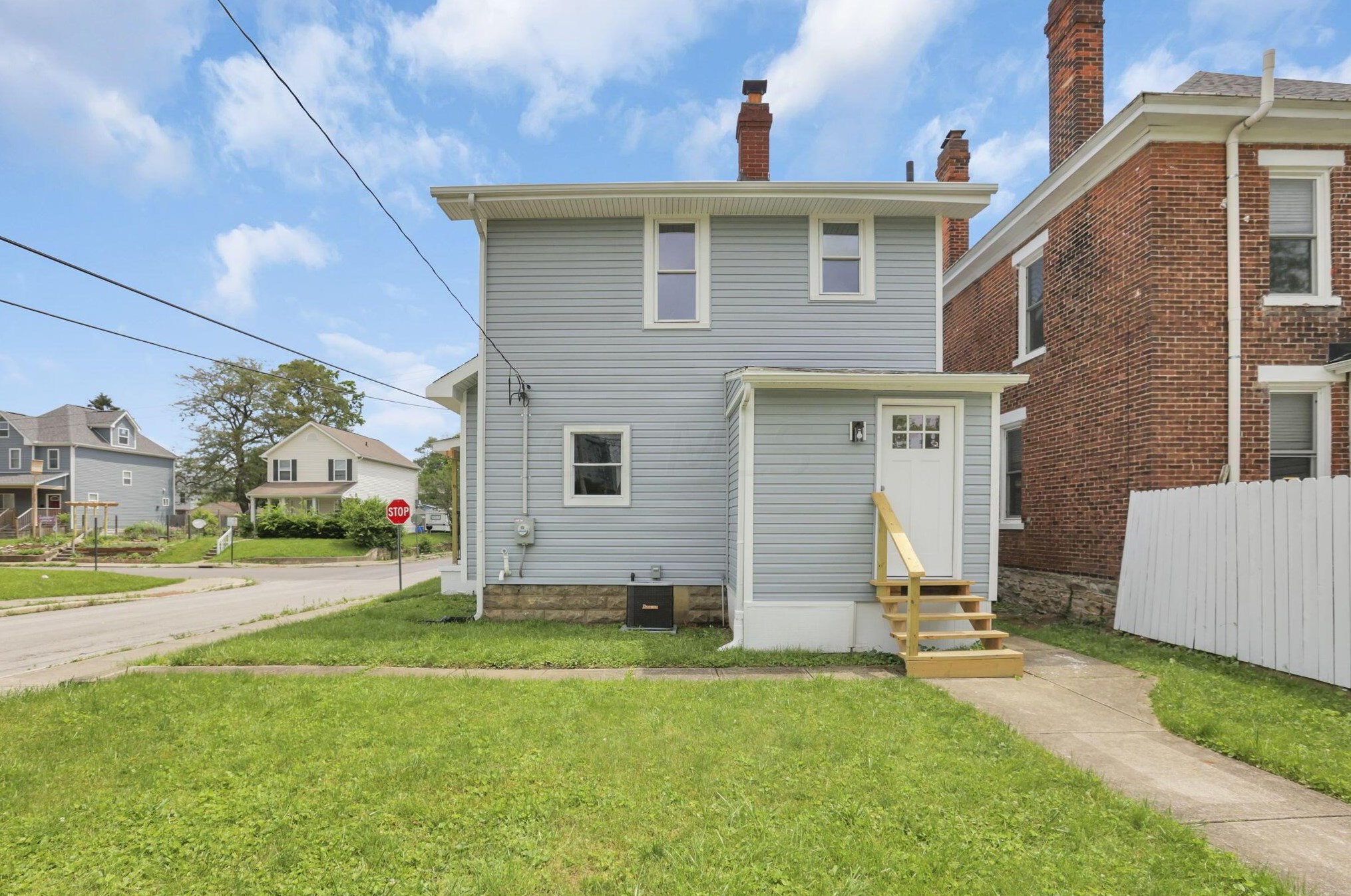 653 Gilbert St, Columbus OH 43205-2632 exterior